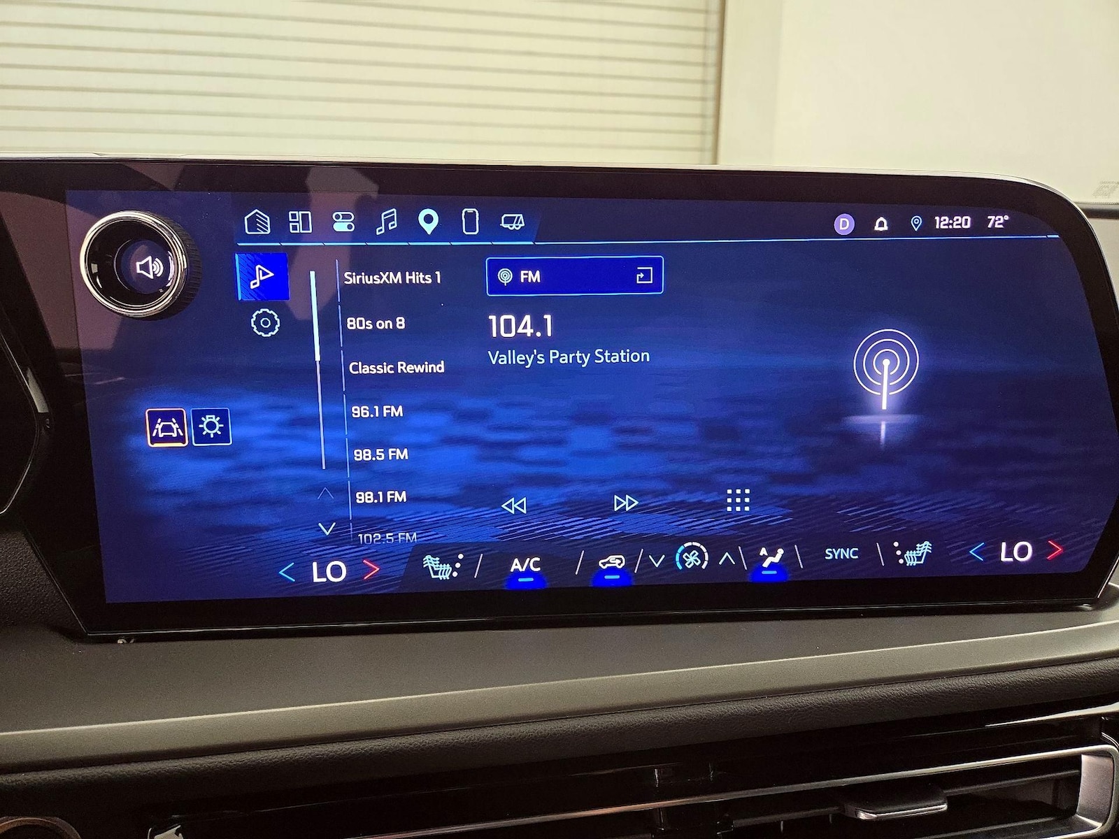 2025 Chevrolet Traverse LT - Photo 17