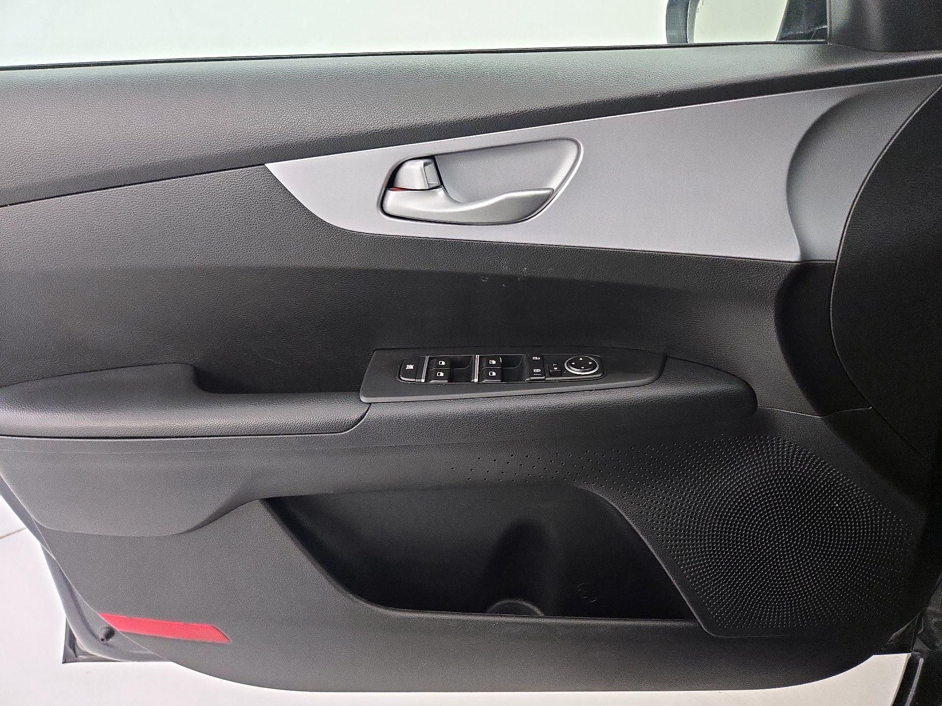 Thumbnail: 2024 Kia Forte - 12