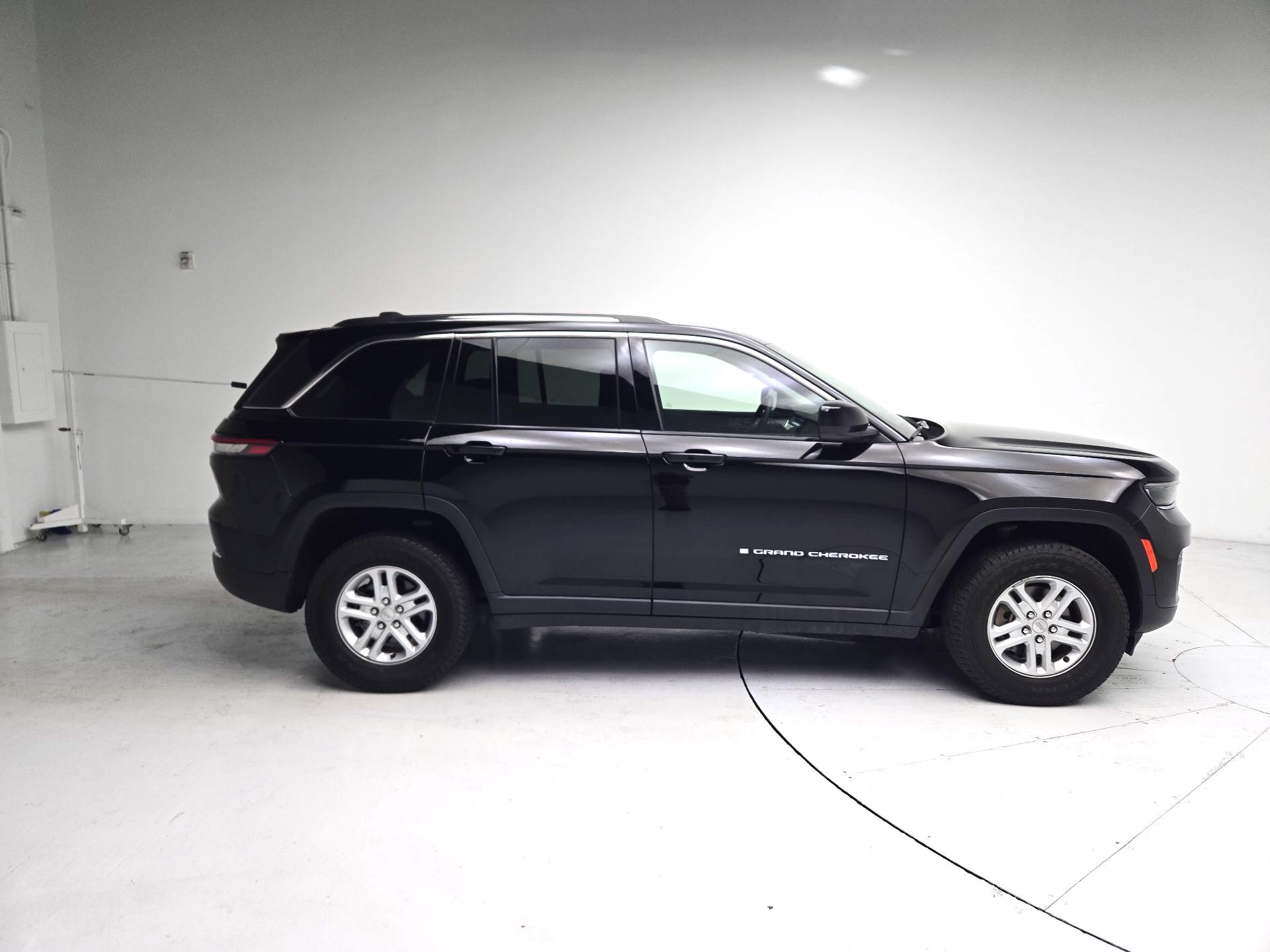 Thumbnail: 2023 Jeep Grand Cherokee - 4