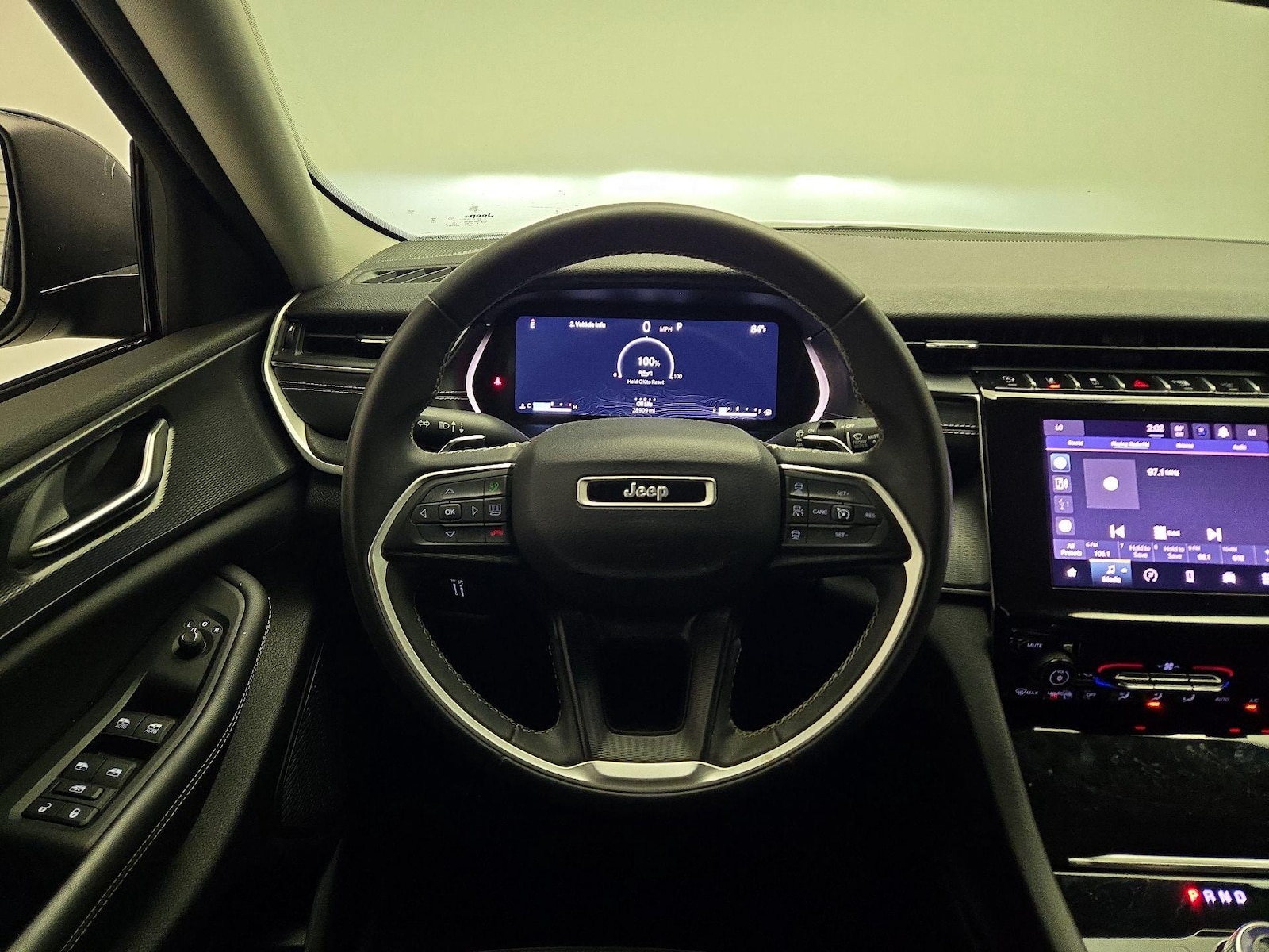 2023 Jeep Grand Cherokee Laredo - Photo 9