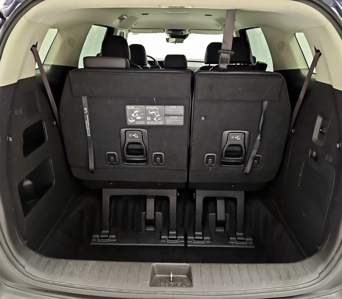 Trunk/Cargo (Seats Up)
