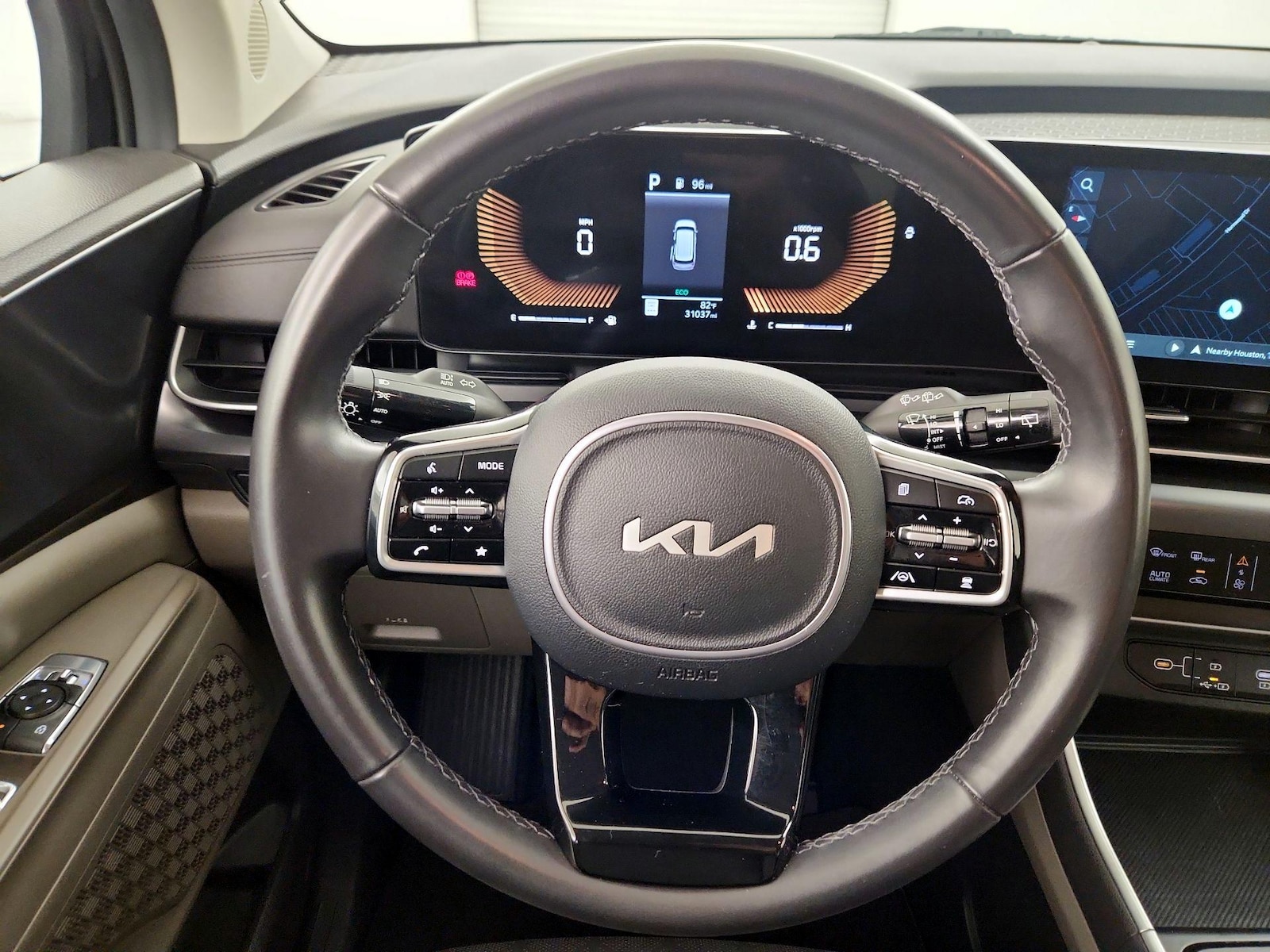 2025 Kia Carnival LXS - Photo 11