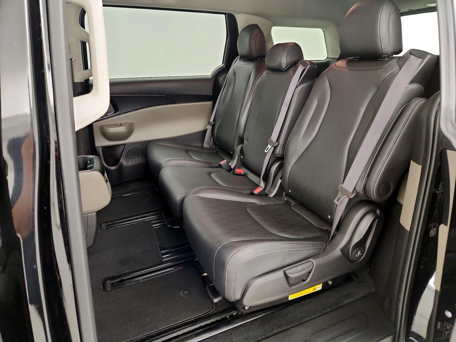 2025 Kia Carnival LXS - Photo 21