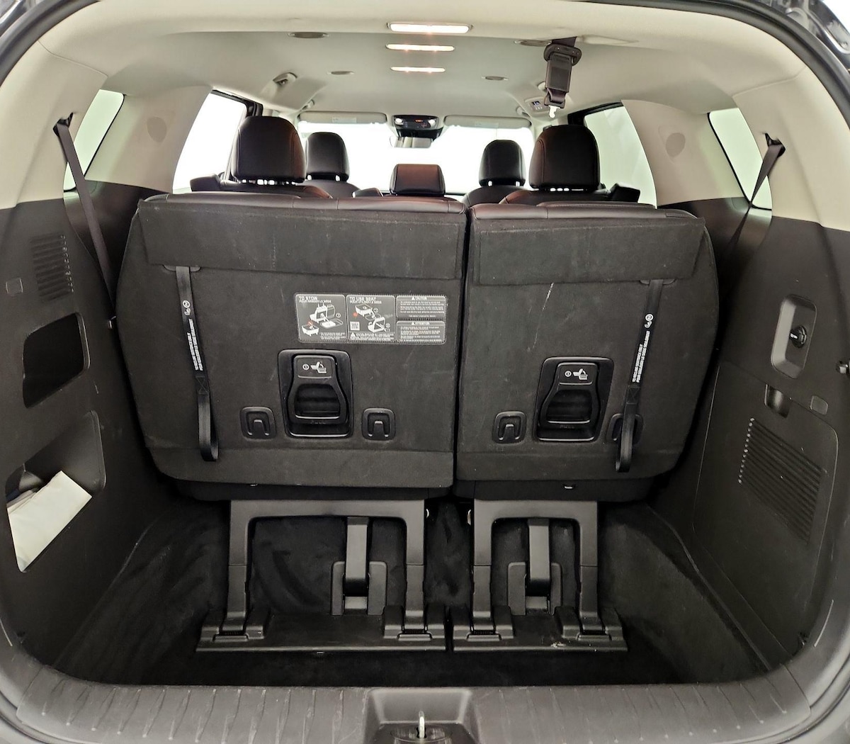 Trunk/Cargo (Seats Up)