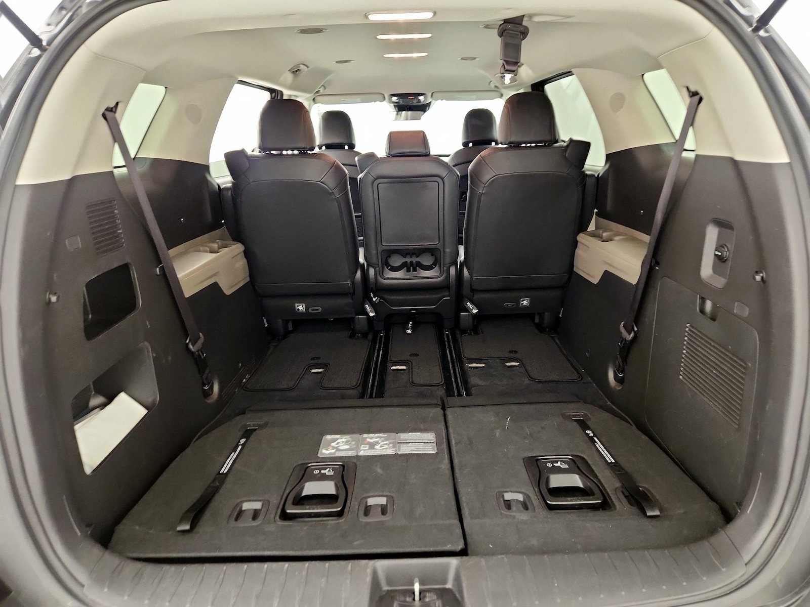 2025 Kia Carnival LXS - Photo 24