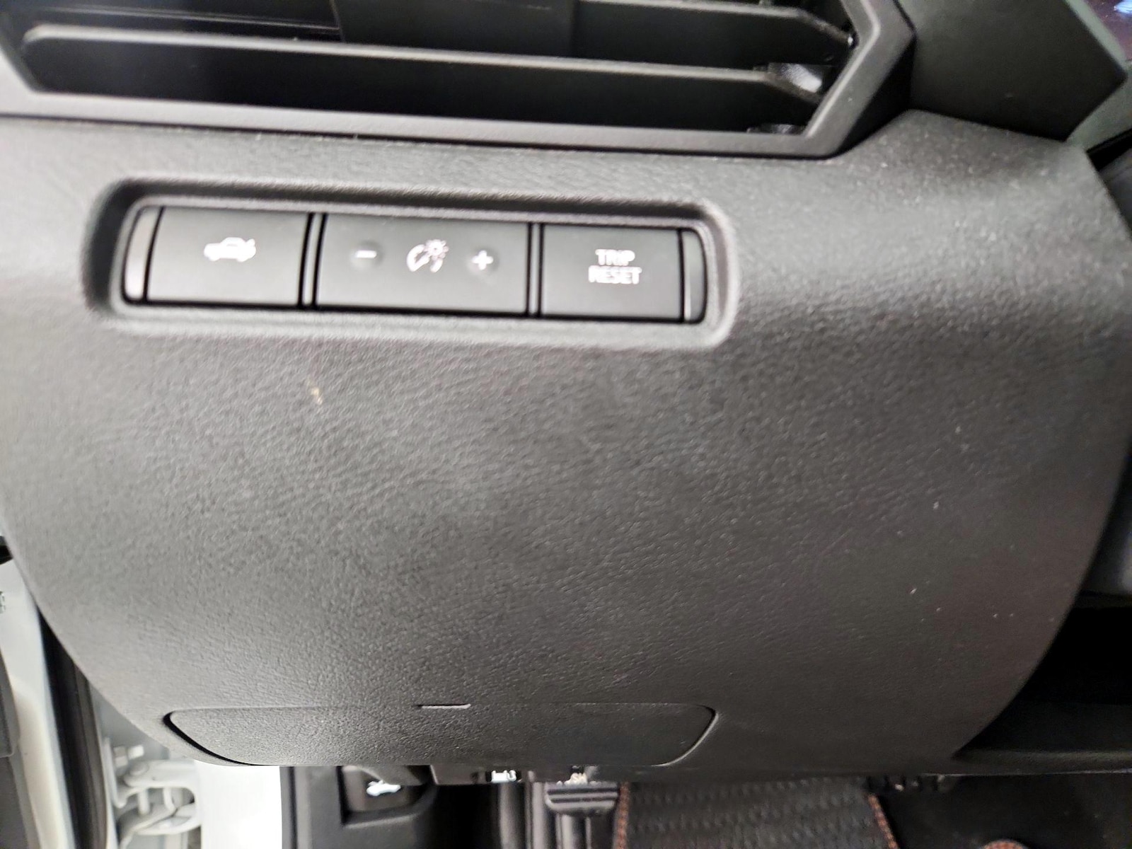 2025 Nissan Altima SR - Photo 14