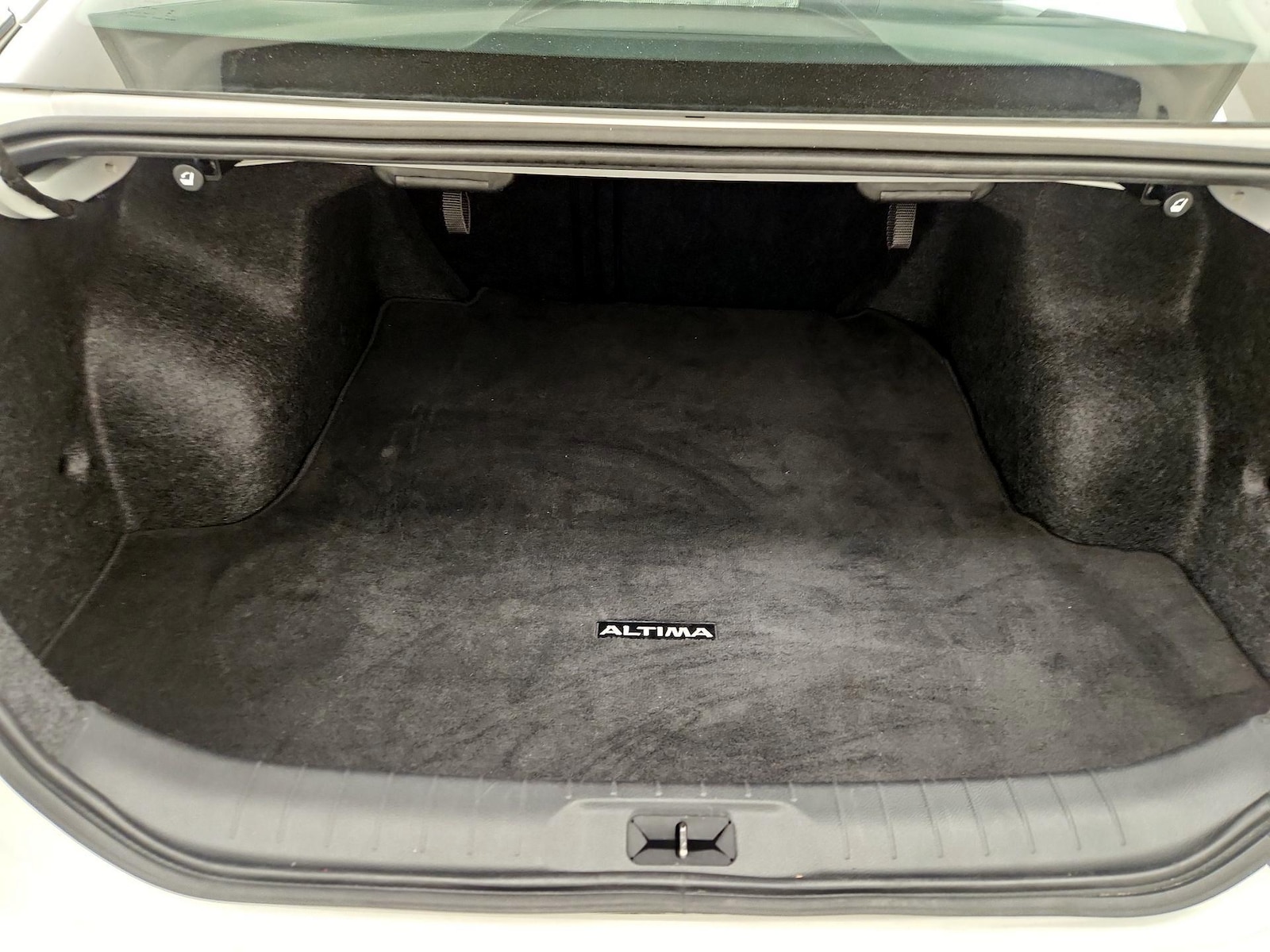 2025 Nissan Altima SR - Photo 21