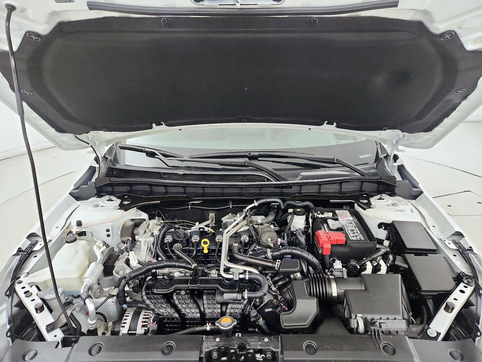 2025 Nissan Altima SR - Photo 22