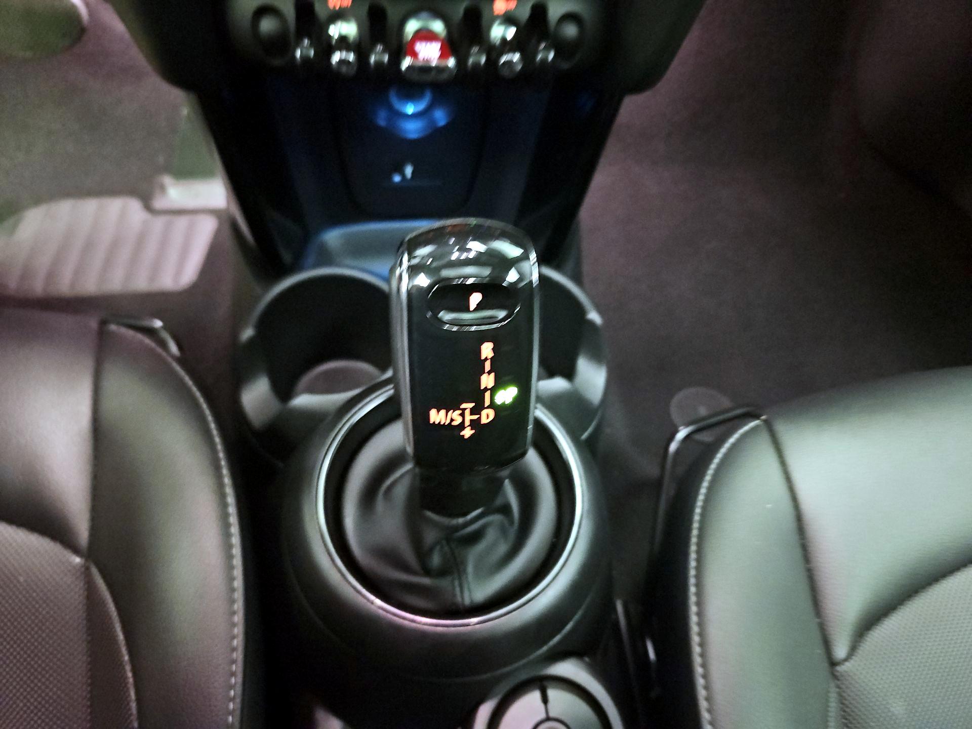 Thumbnail: 2022 MINI Cooper Hardtop - 17