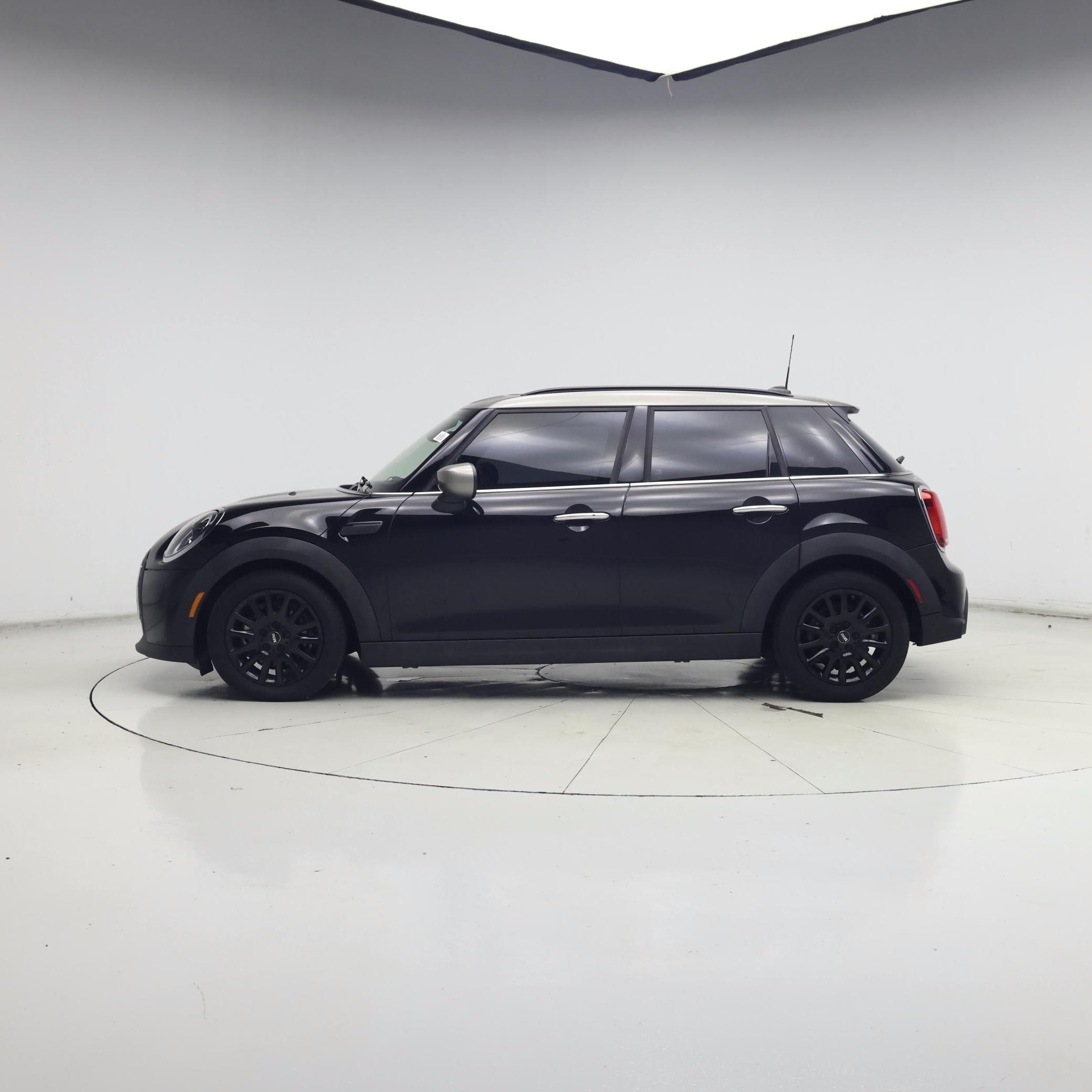 Thumbnail: 2022 MINI Cooper Hardtop - 3