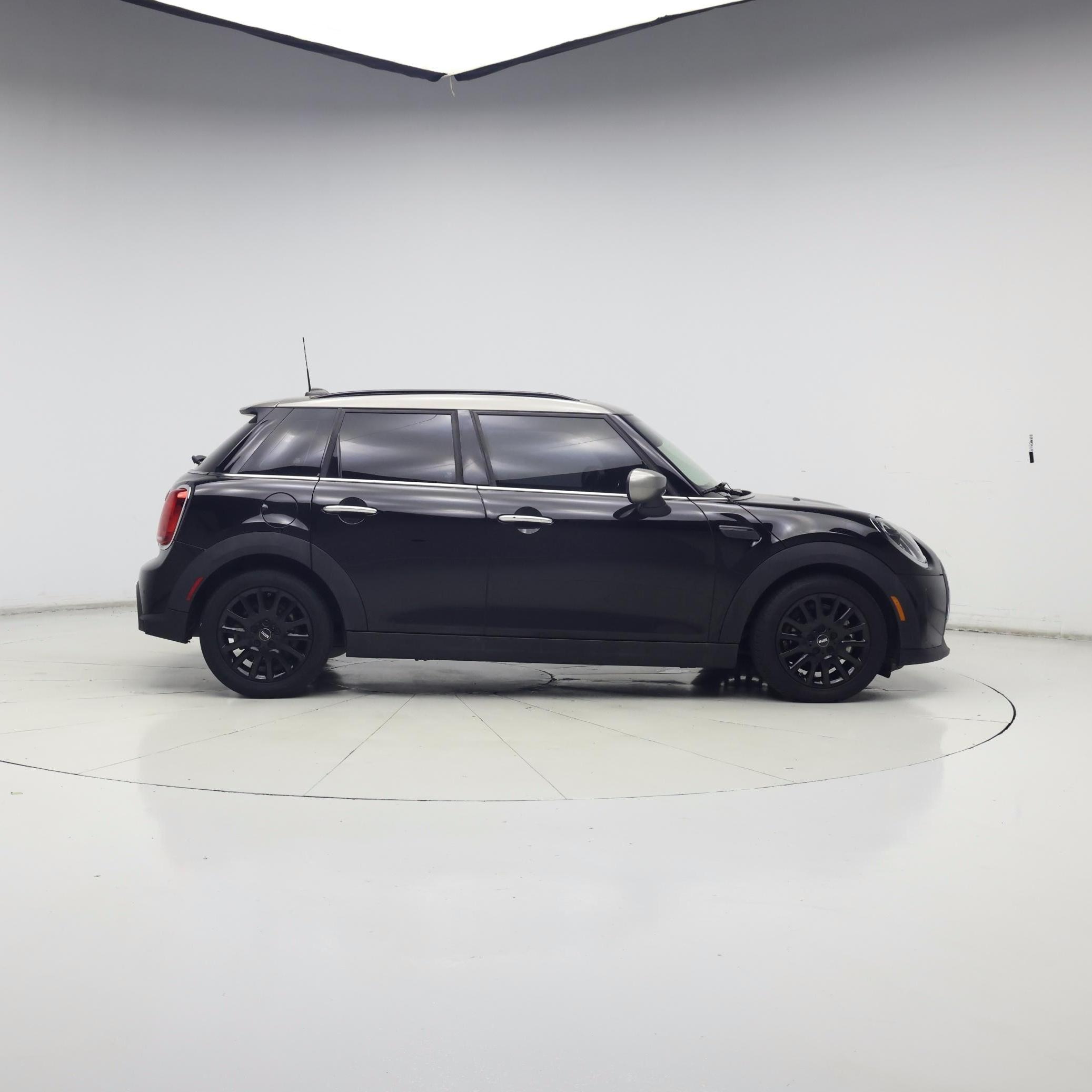 Thumbnail: 2022 MINI Cooper Hardtop - 7