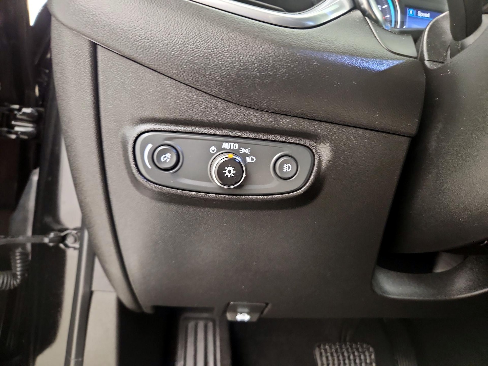 2021 Chevrolet Equinox LT - Photo 14