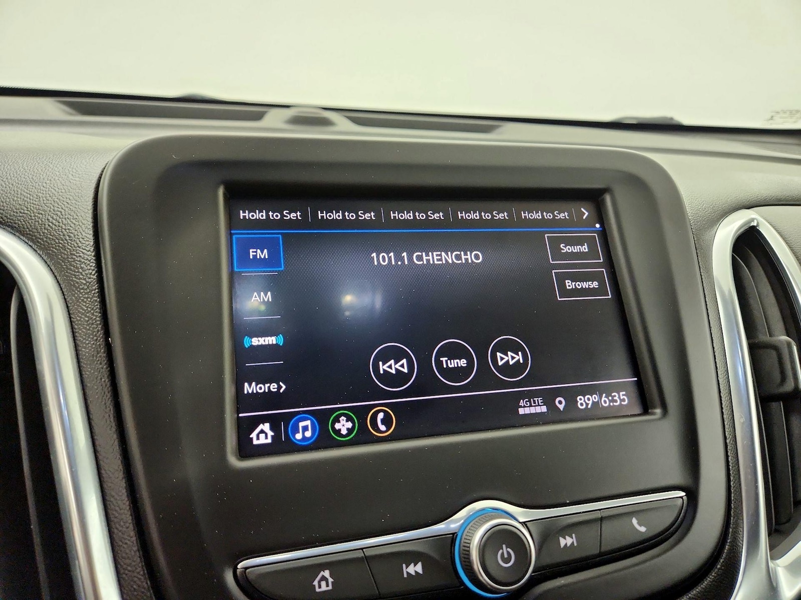 2021 Chevrolet Equinox LT - Photo 16