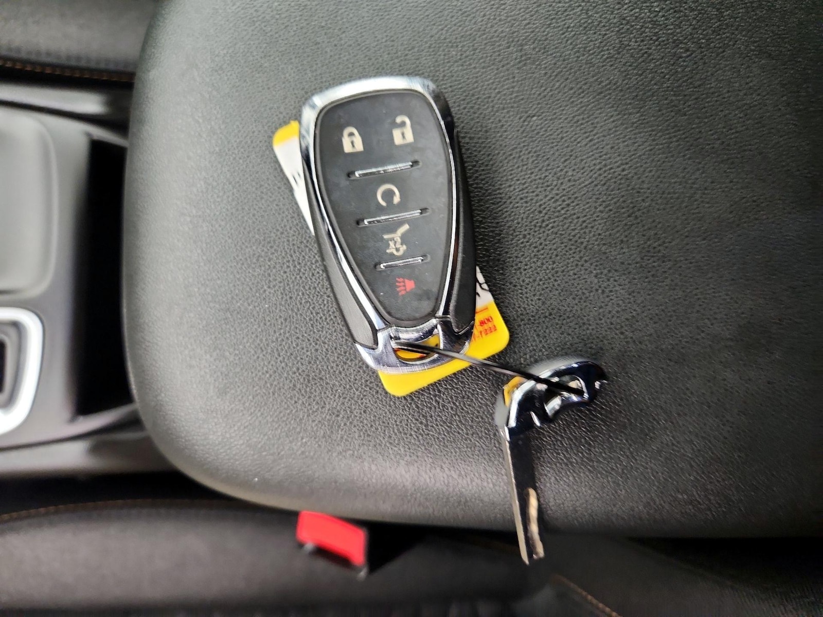 2021 Chevrolet Equinox LT - Photo 23
