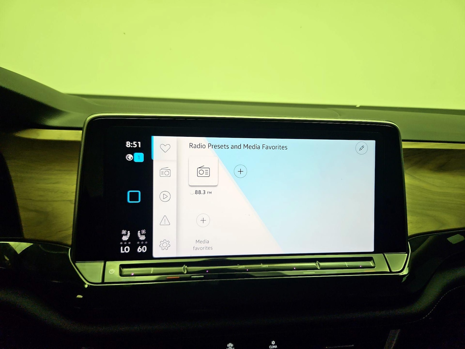 2025 Volkswagen Atlas SE w/Tech - Photo 15