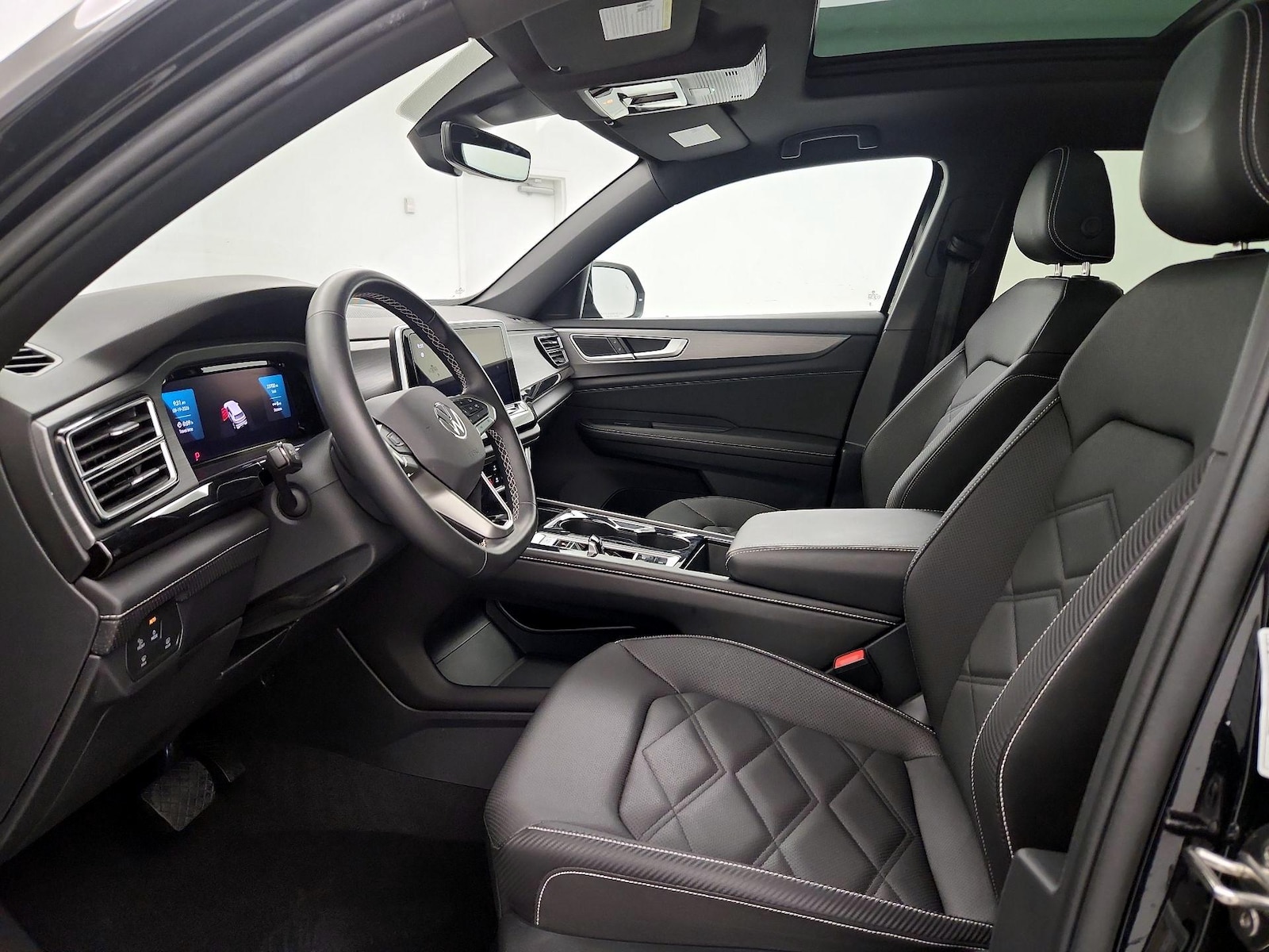 2025 Volkswagen Atlas Cross Sport SE w/Tech - Photo 12