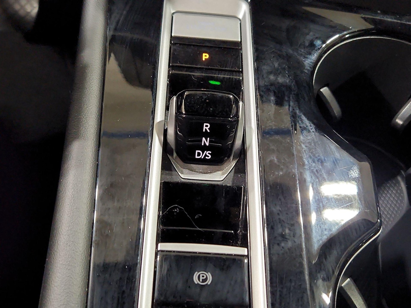 2025 Volkswagen Atlas Cross Sport SE w/Tech - Photo 18