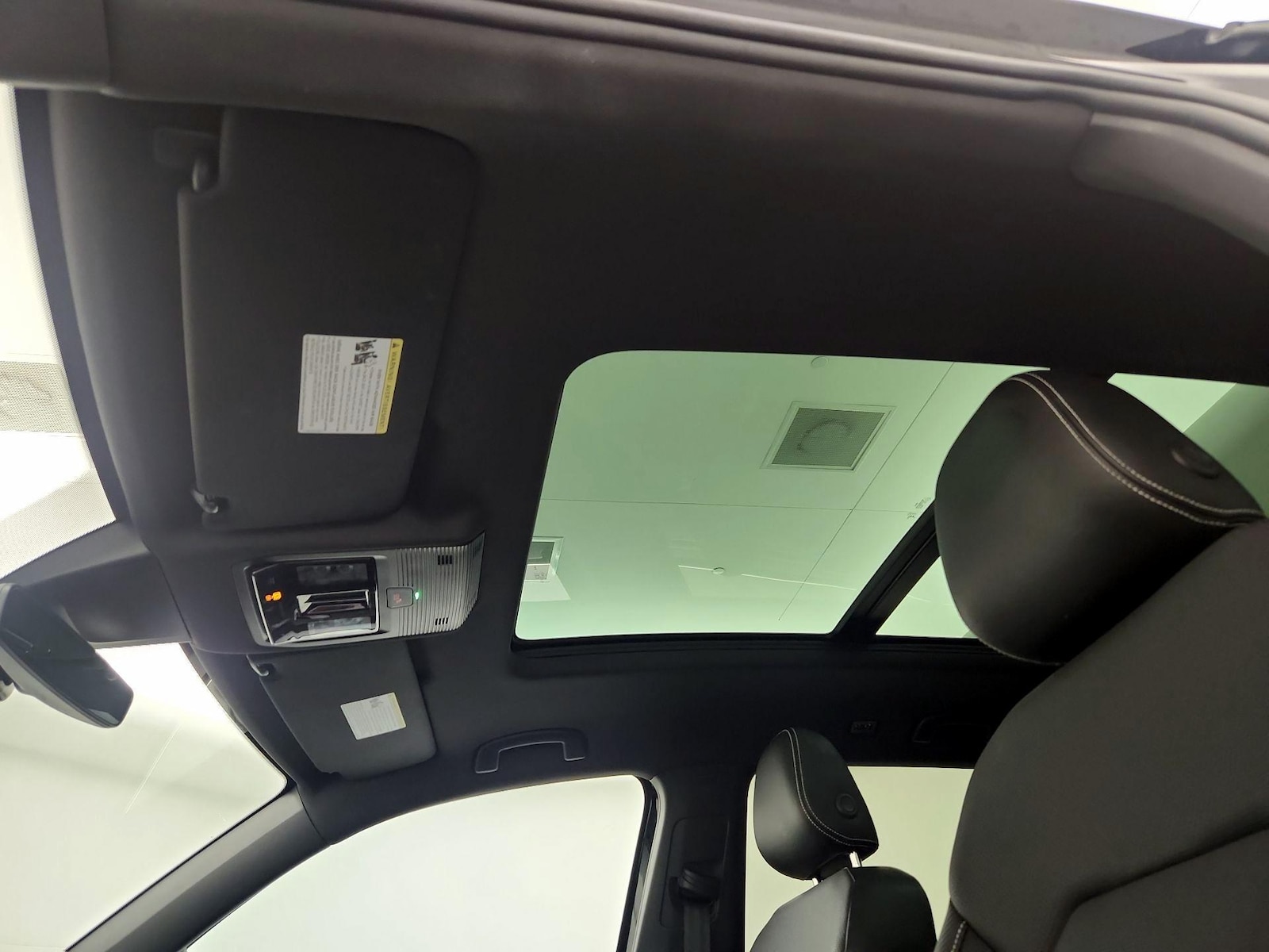 2025 Volkswagen Atlas Cross Sport SE w/Tech - Photo 20
