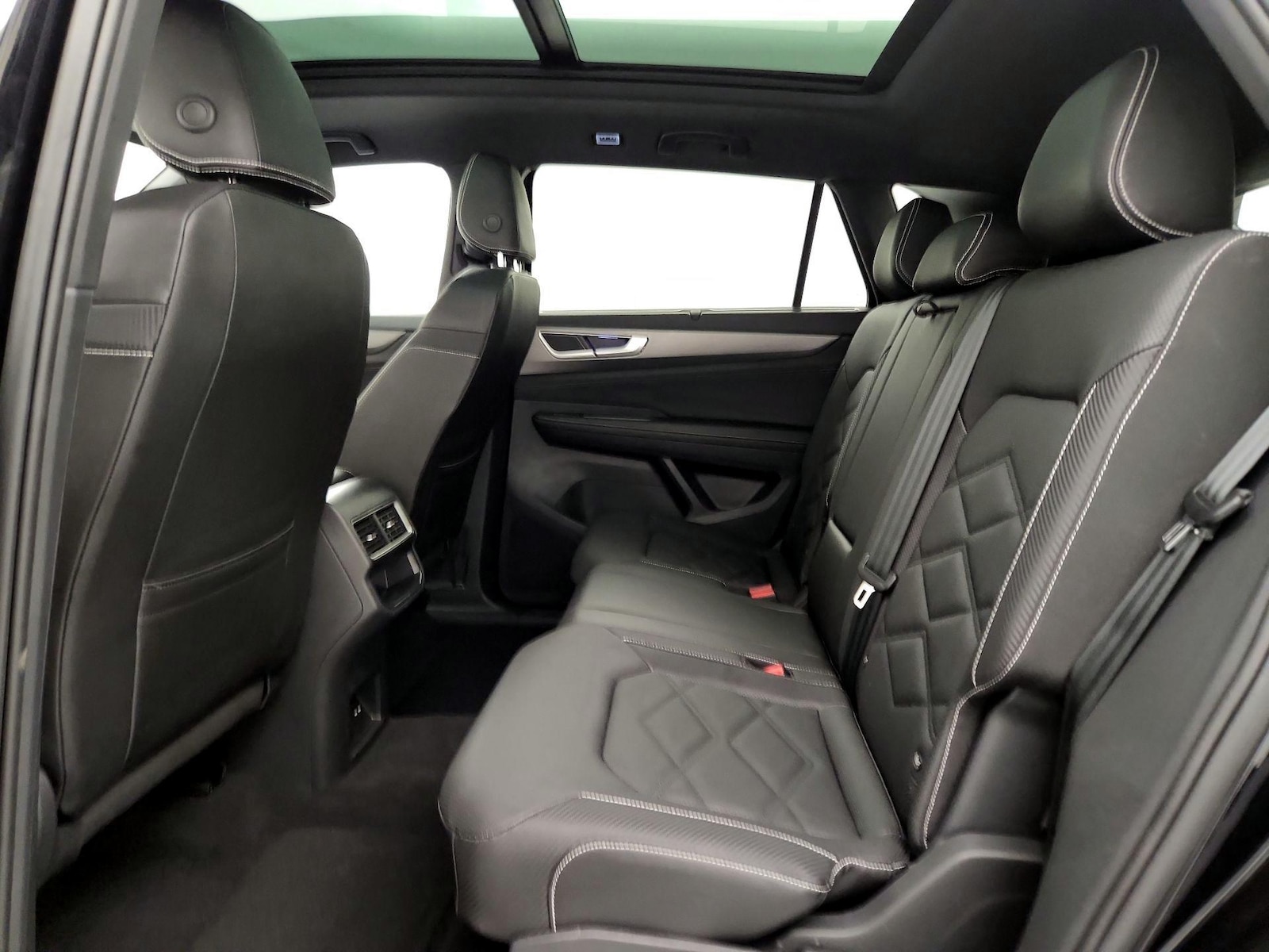 2025 Volkswagen Atlas Cross Sport SE w/Tech - Photo 21