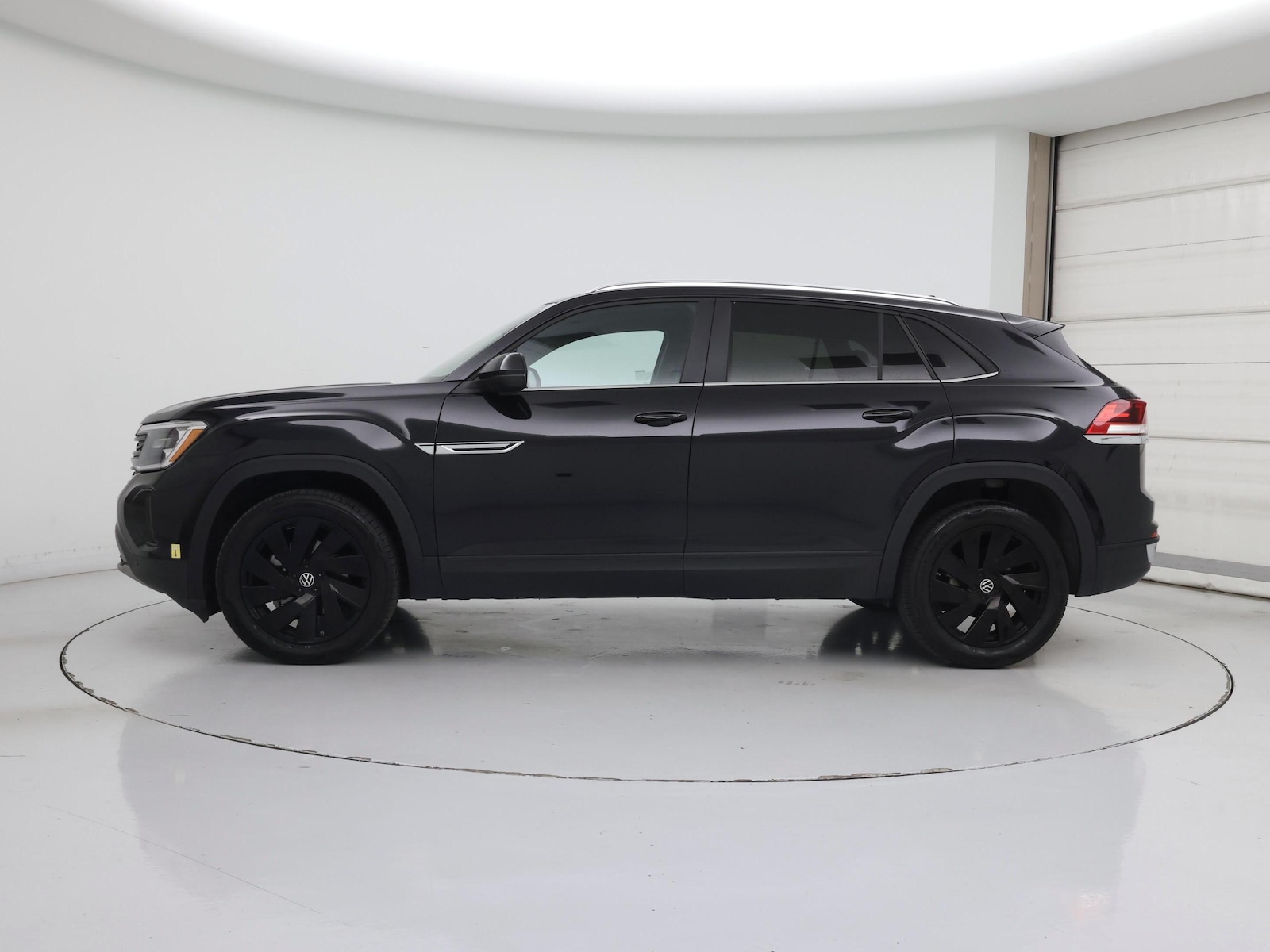 2025 Volkswagen Atlas Cross Sport SE w/Tech - Photo 4