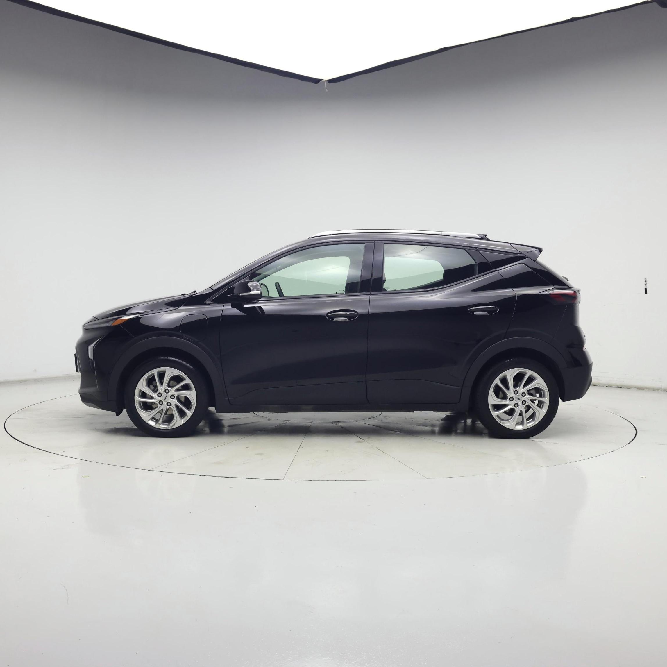 Thumbnail: 2023 Chevrolet Bolt EUV - 3