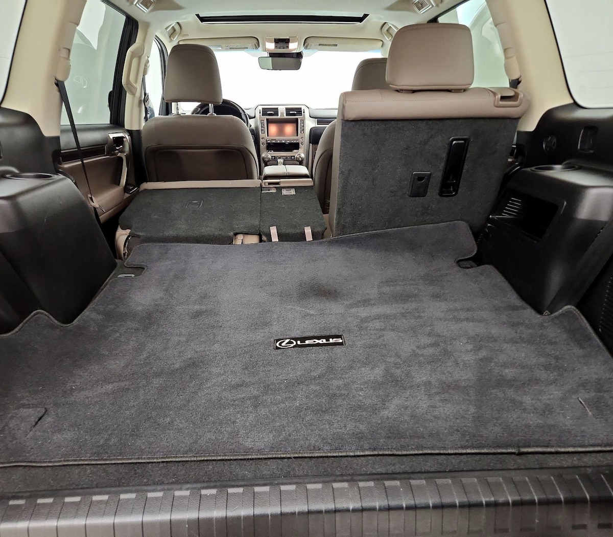 Trunk/Cargo (Seats Up)