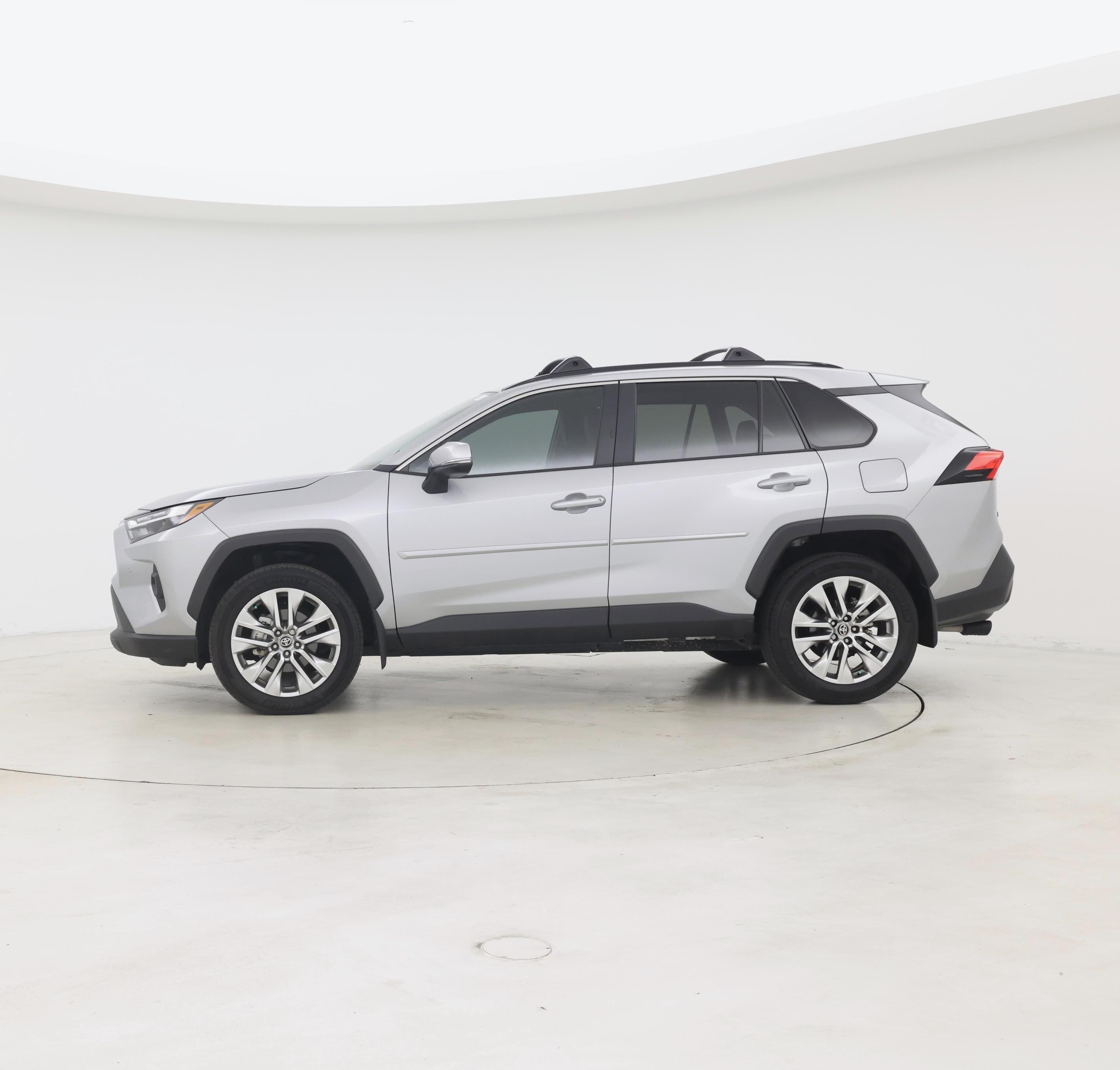 Thumbnail: 2025 Toyota RAV4 - 3