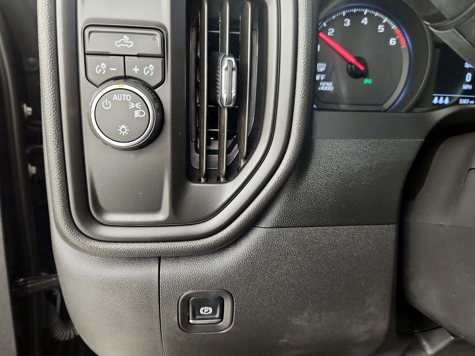2026 Chevrolet Silverado 1500 Custom - Photo 14