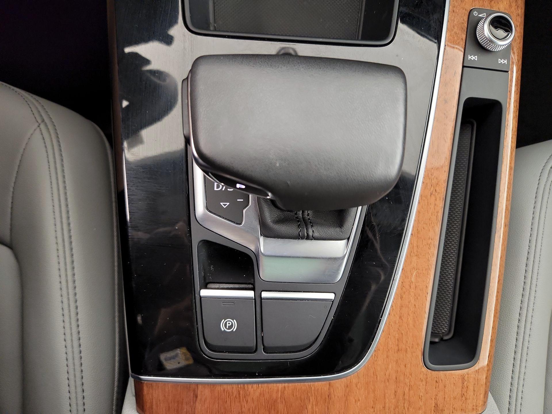 Thumbnail: 2023 Audi Q5 - 17