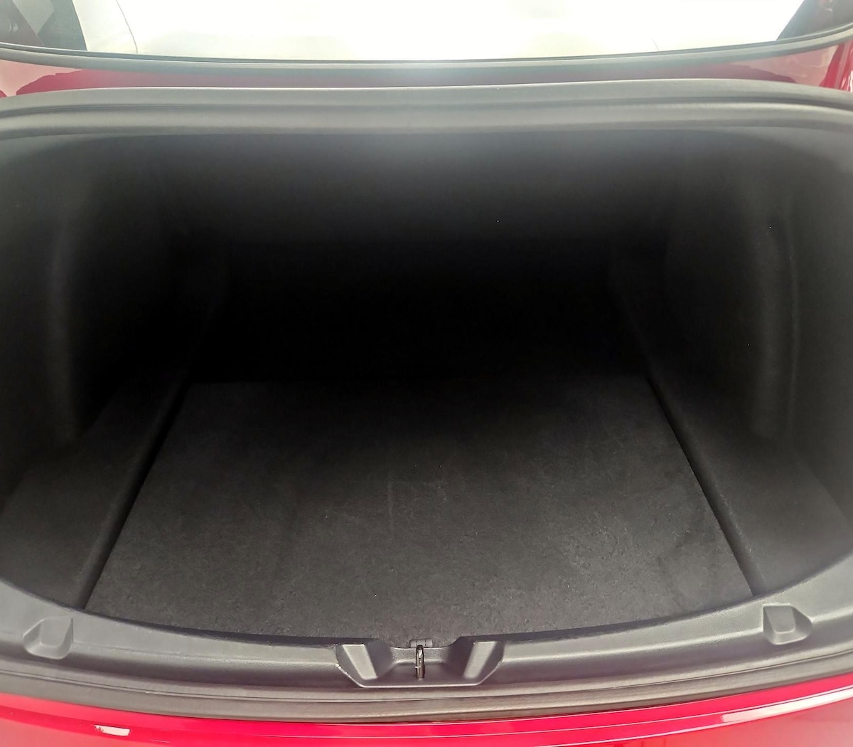 Trunk/Cargo (Seats Up)