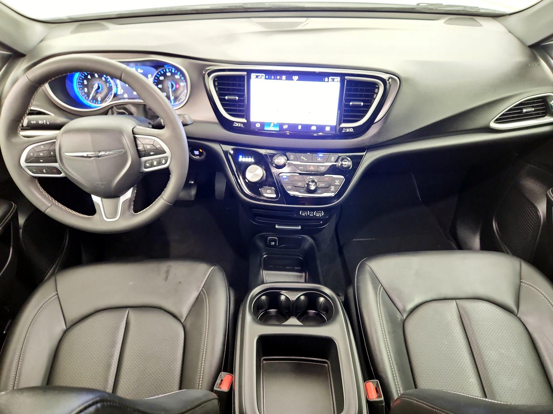 Thumbnail: 2025 Chrysler Pacifica - 9