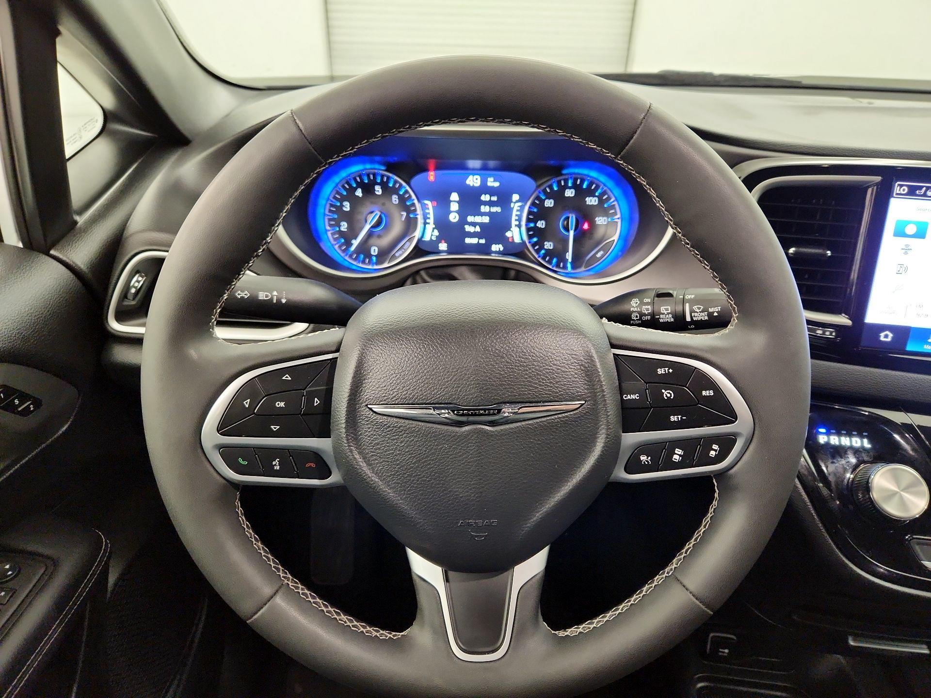 Thumbnail: 2025 Chrysler Pacifica - 10