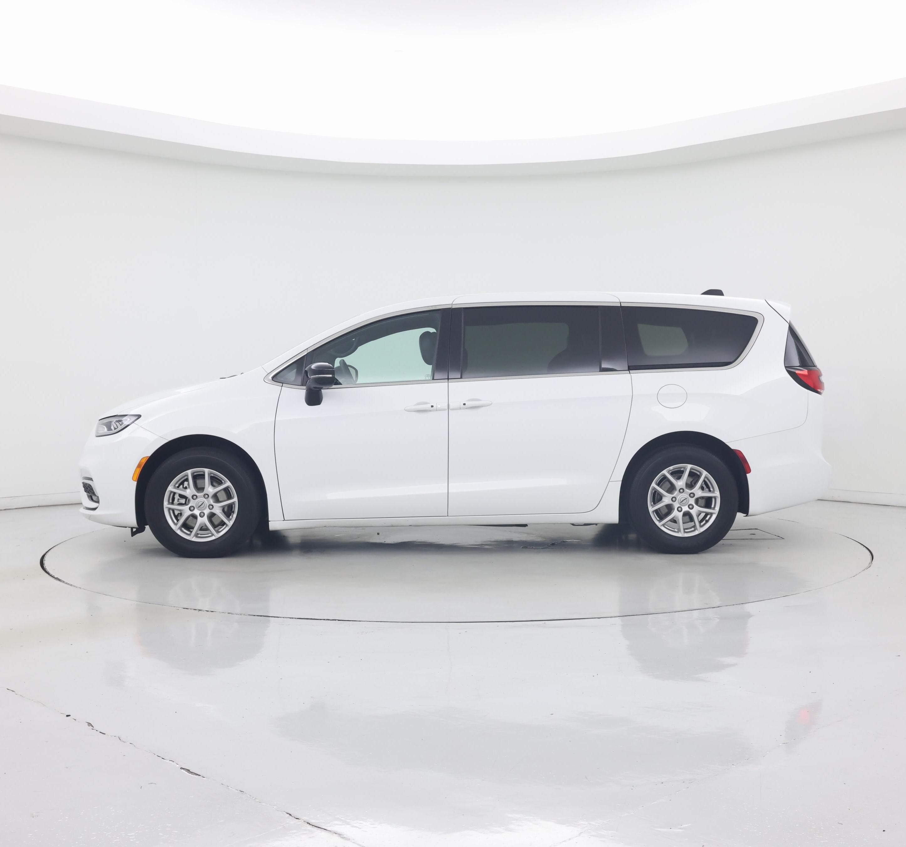 Thumbnail: 2025 Chrysler Pacifica - 3
