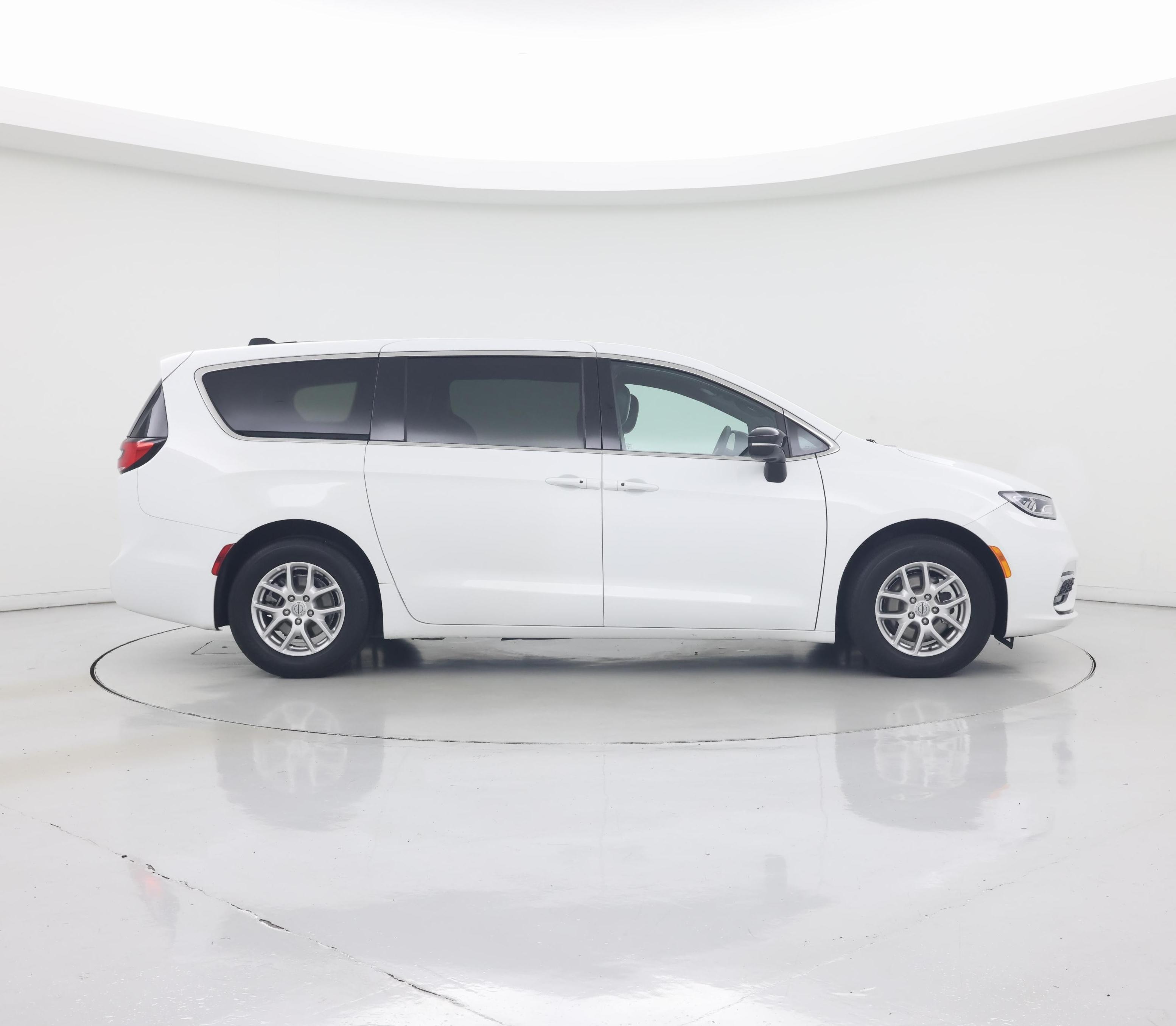 Thumbnail: 2025 Chrysler Pacifica - 7