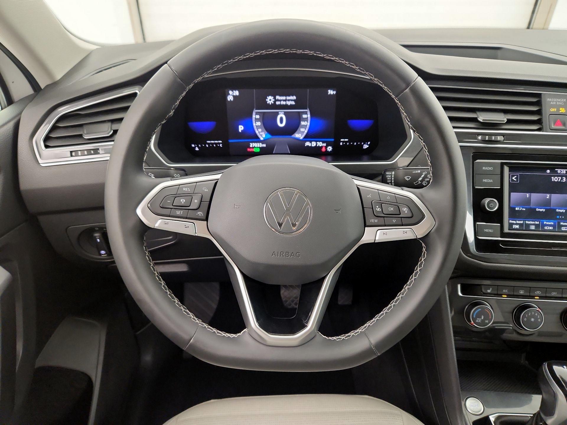 Thumbnail: 2023 Volkswagen Tiguan - 10