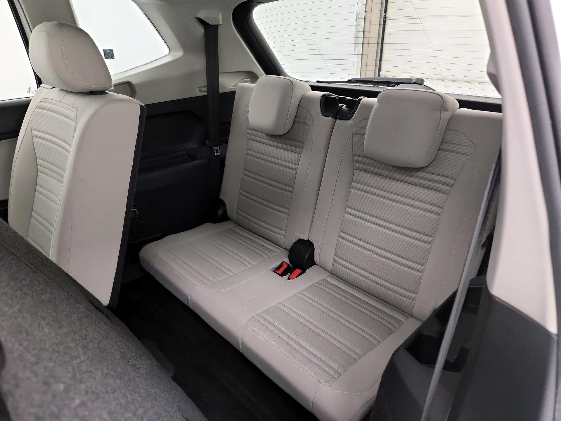 Thumbnail: 2023 Volkswagen Tiguan - 20