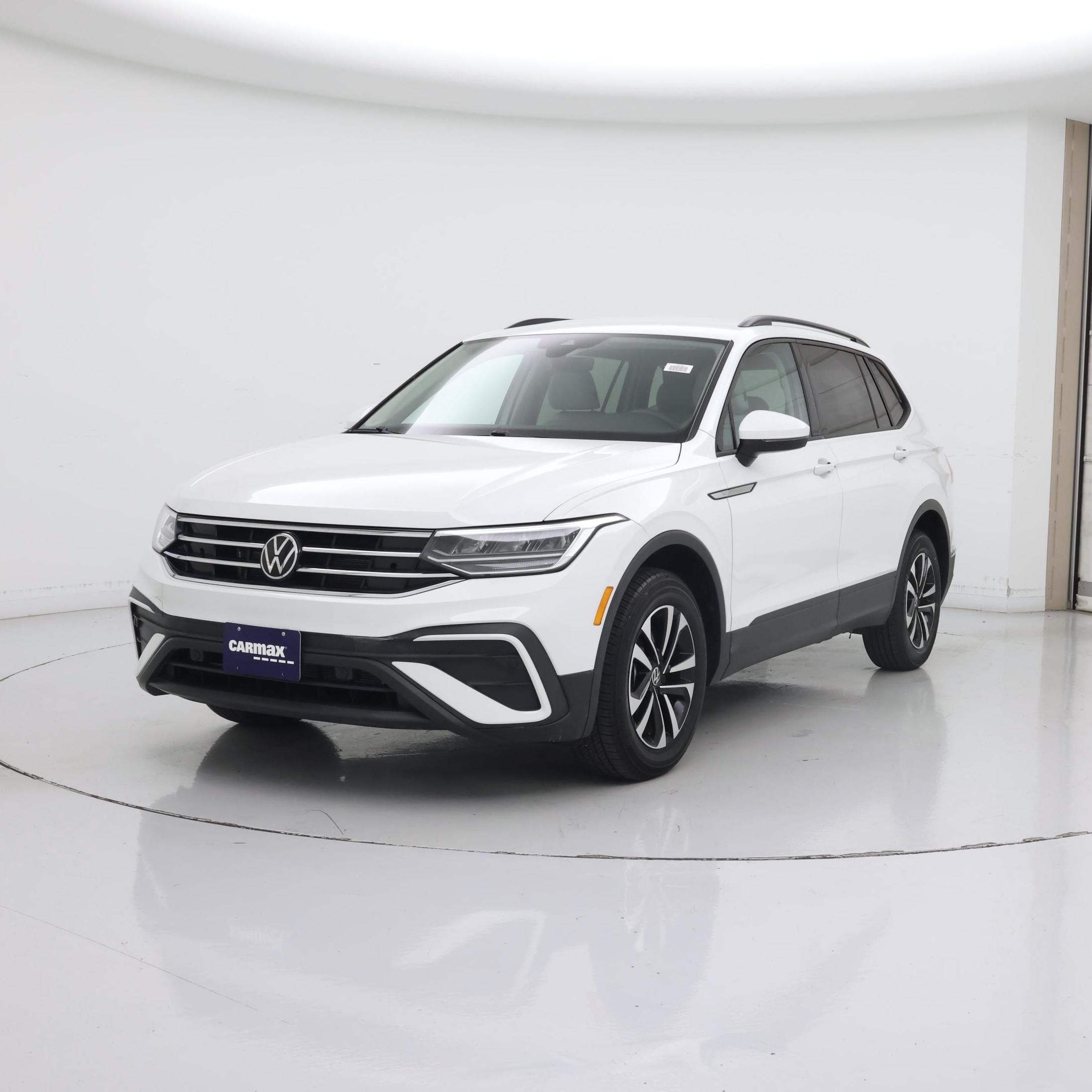 Thumbnail: 2023 Volkswagen Tiguan - 4