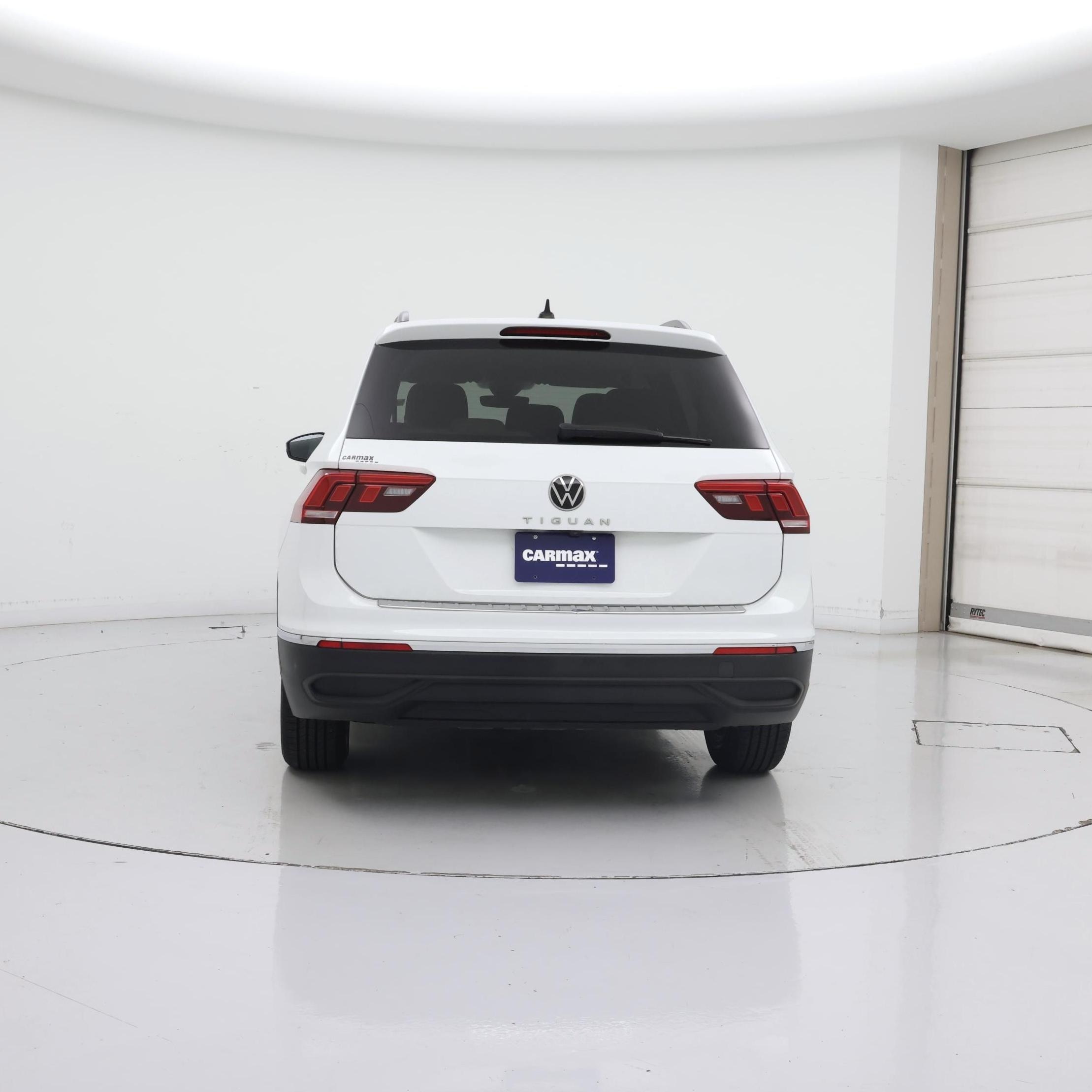Thumbnail: 2023 Volkswagen Tiguan - 6