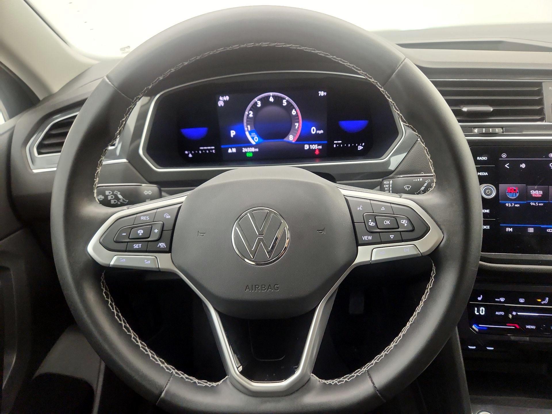 Thumbnail: 2023 Volkswagen Tiguan - 10