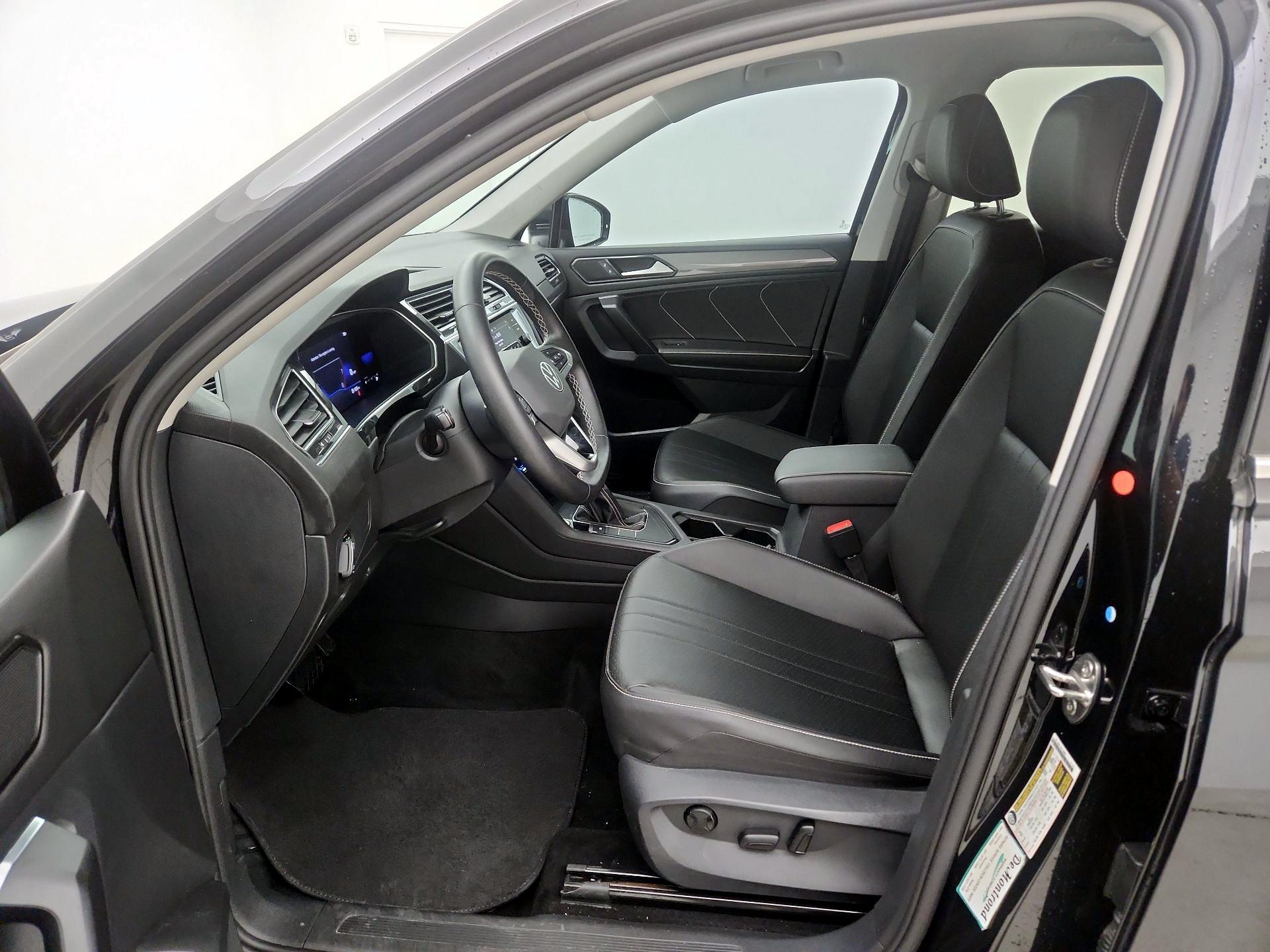 Thumbnail: 2023 Volkswagen Tiguan - 11