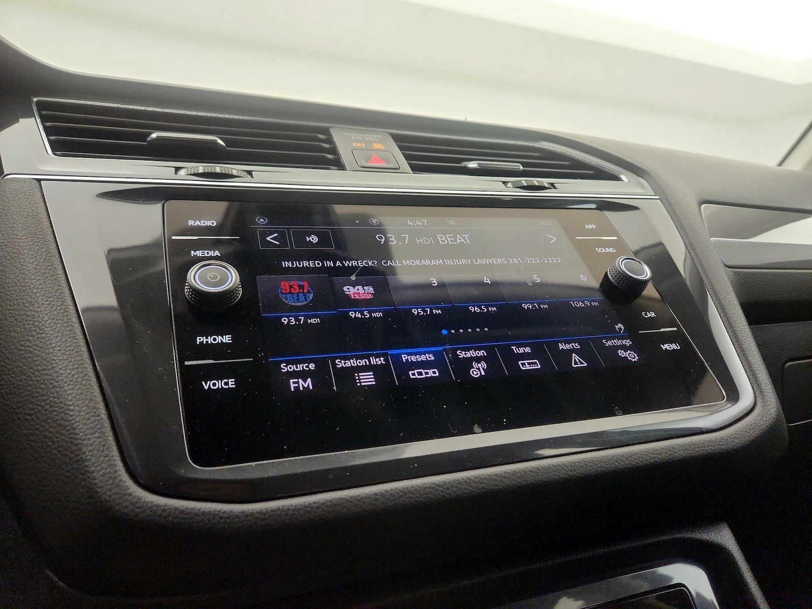 2023 Volkswagen Tiguan SE - Photo 14