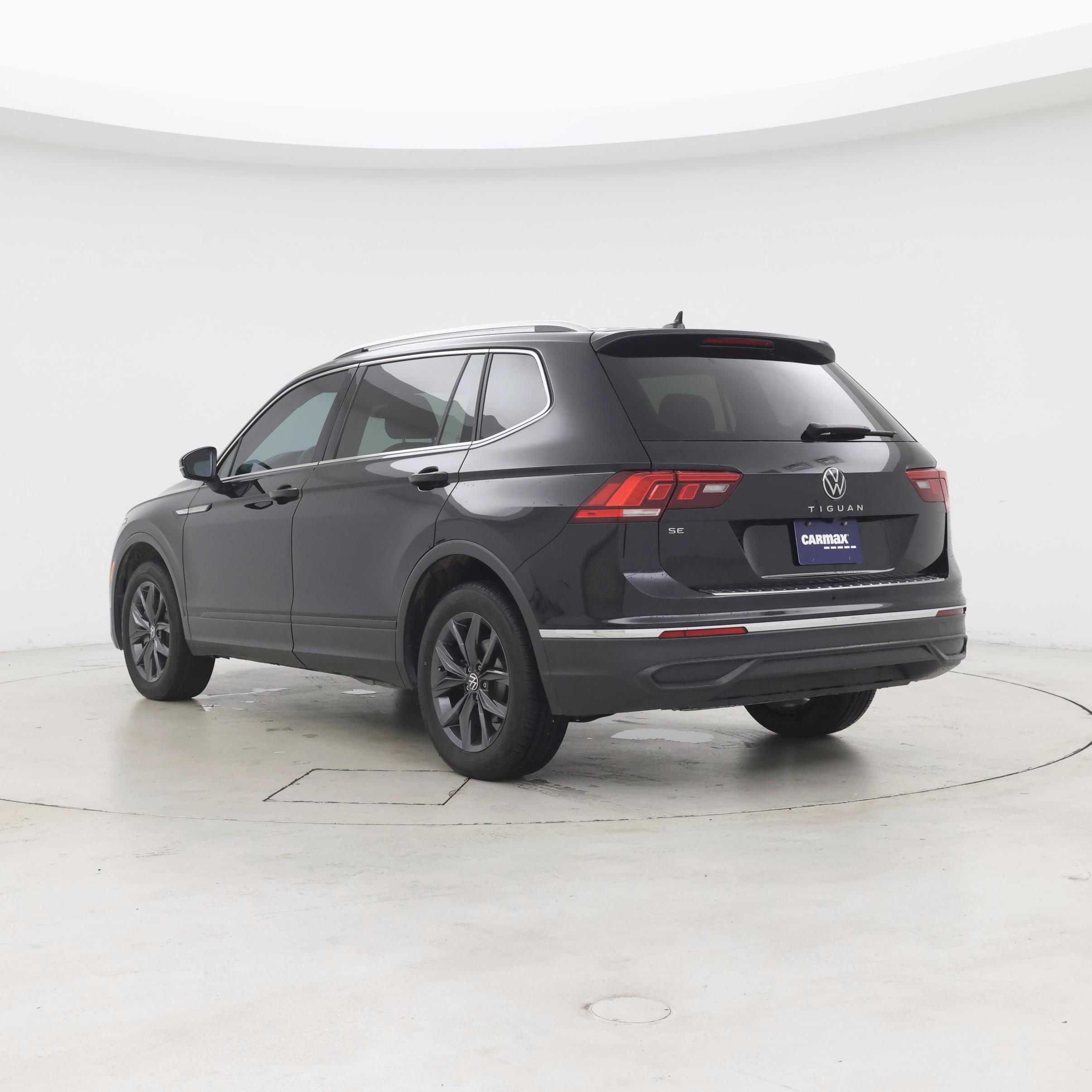Thumbnail: 2023 Volkswagen Tiguan - 2