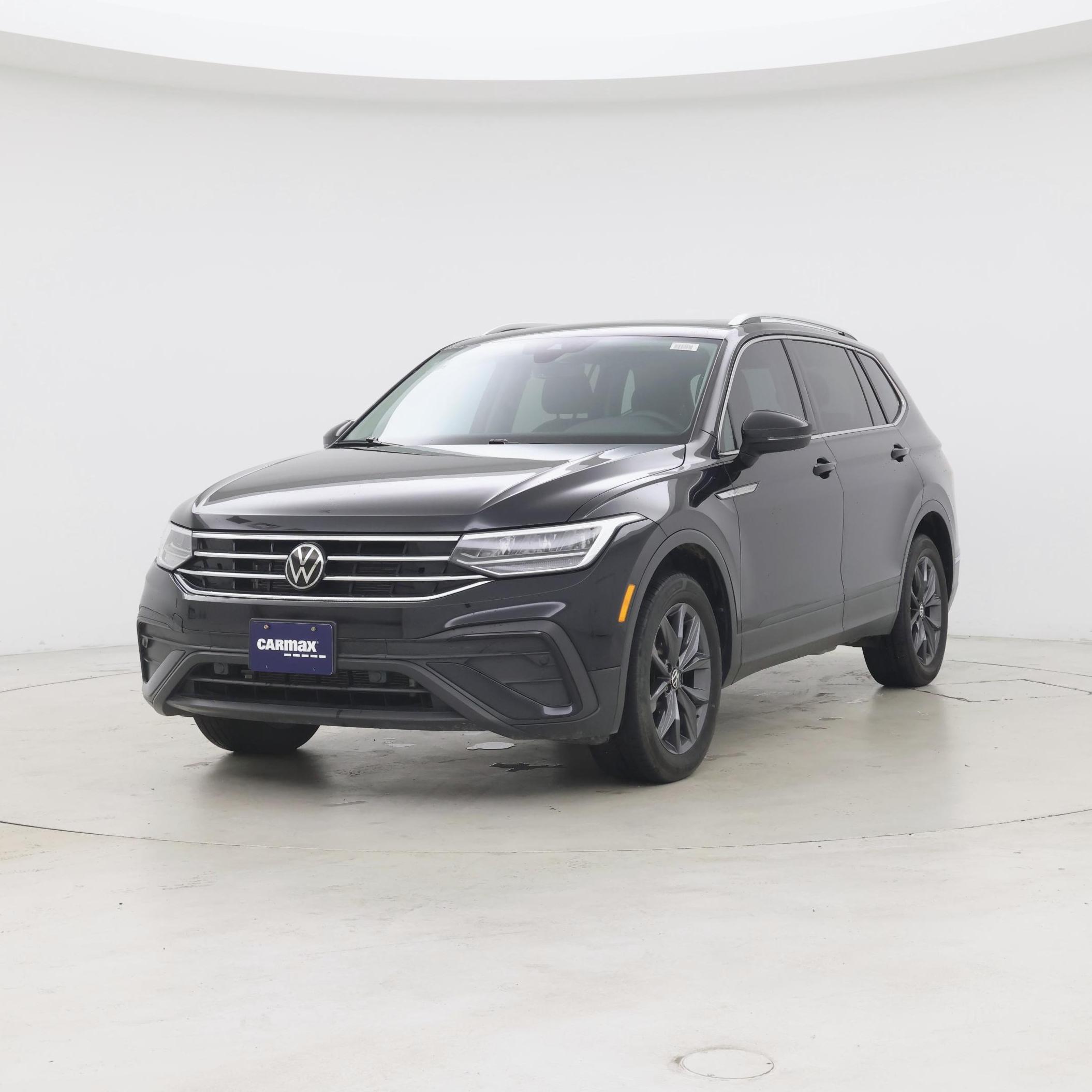 Thumbnail: 2023 Volkswagen Tiguan - 4