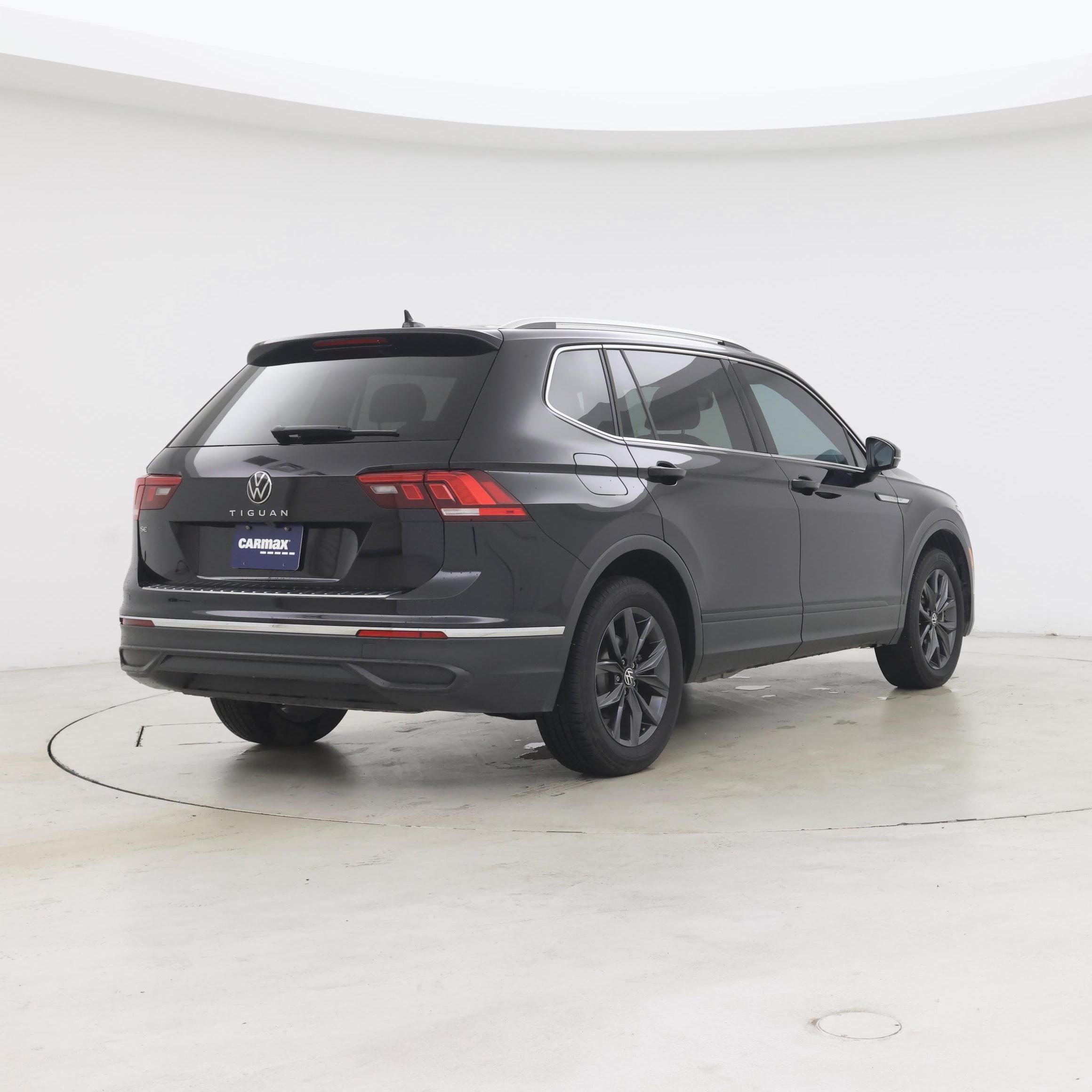 Thumbnail: 2023 Volkswagen Tiguan - 8