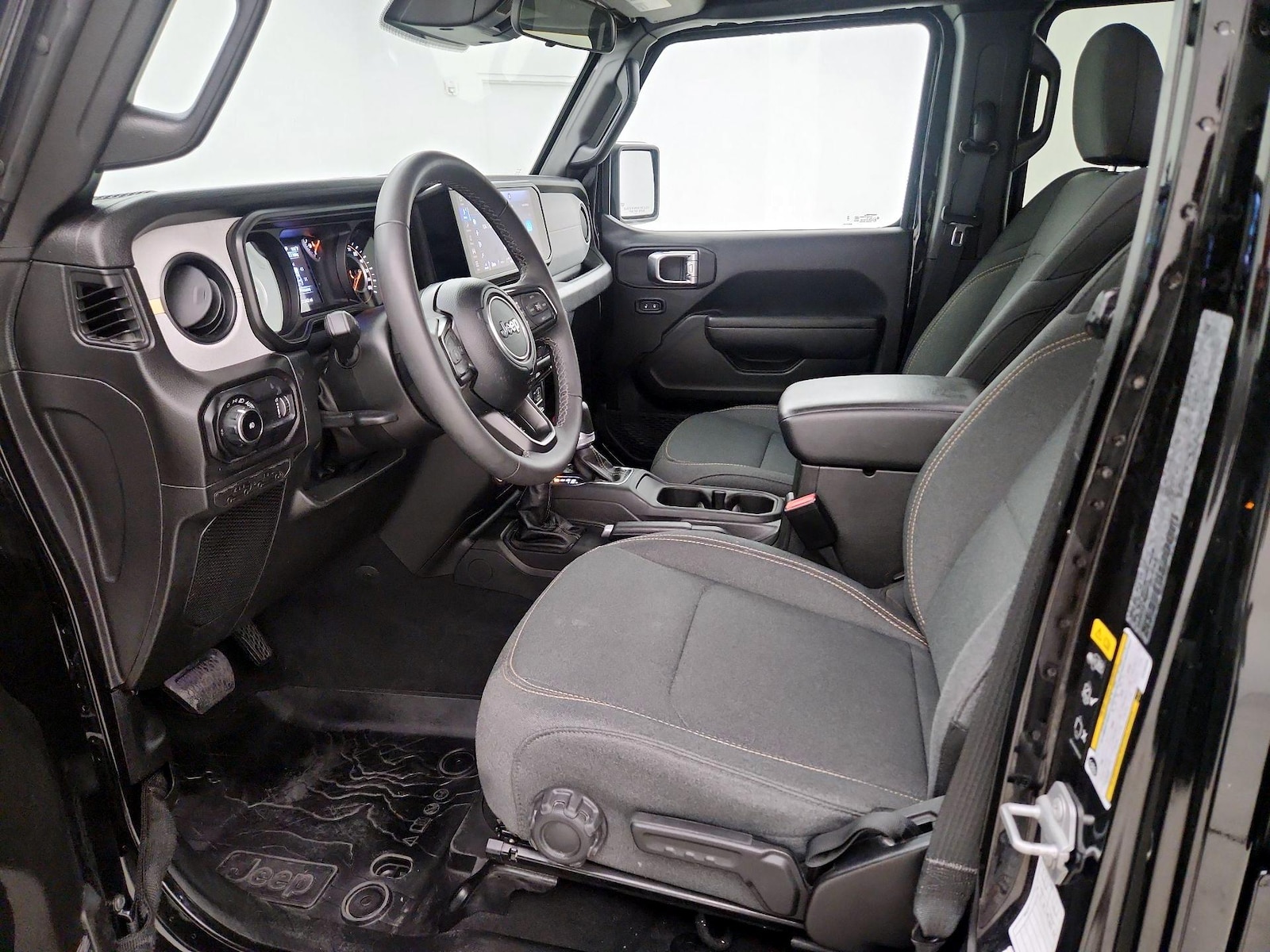 2025 Jeep Wrangler 4-Door Willys - Photo 12