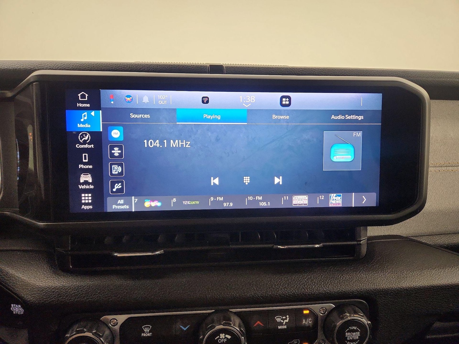 2025 Jeep Wrangler 4-Door Willys - Photo 16