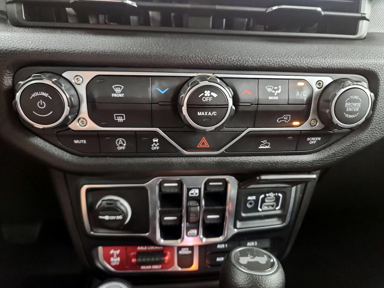 2025 Jeep Wrangler 4-Door Willys - Photo 17