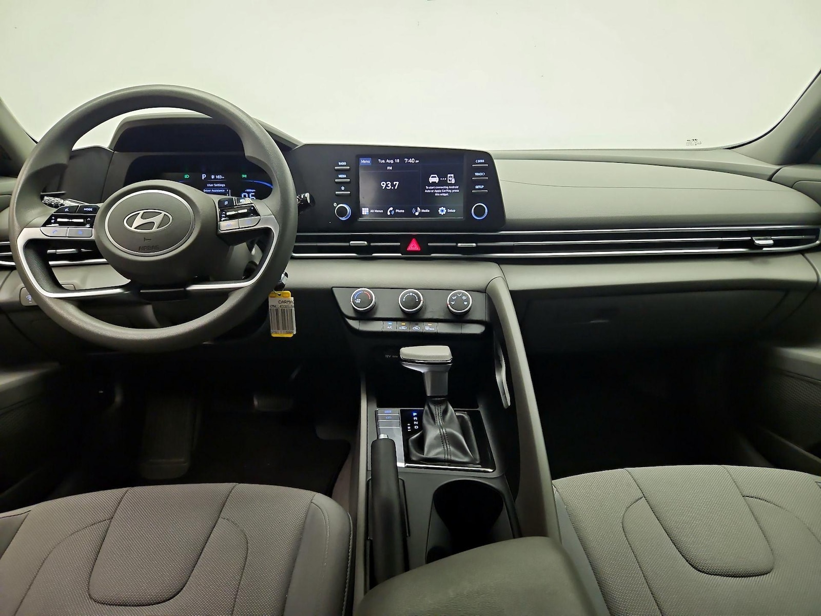 2025 Hyundai Elantra SE - Photo 10