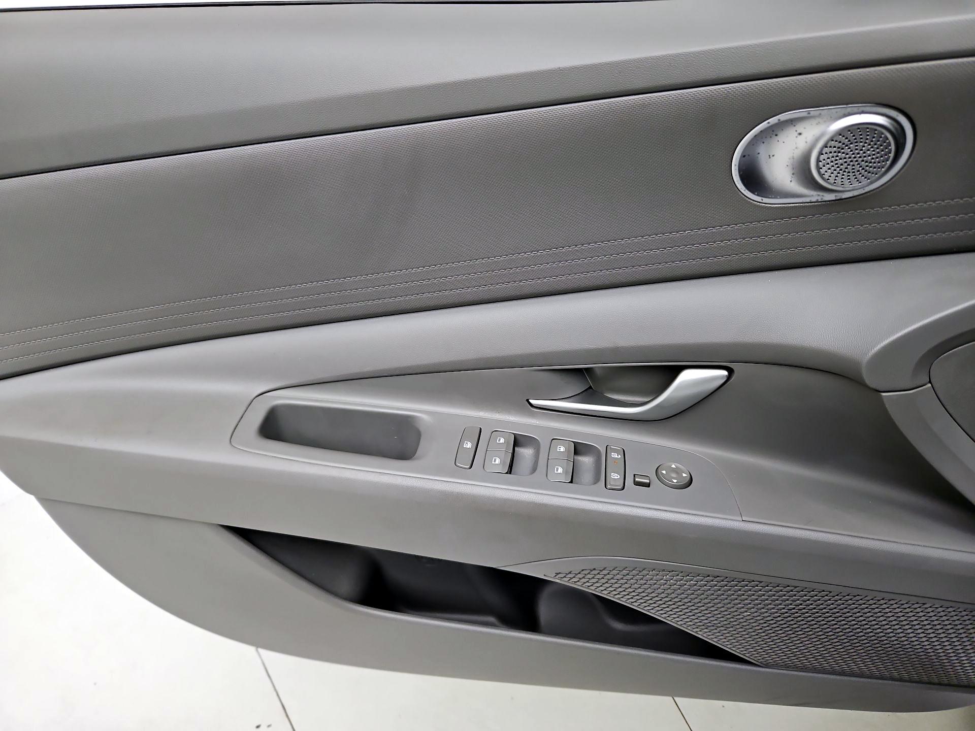 Thumbnail: 2025 Hyundai Elantra - 12