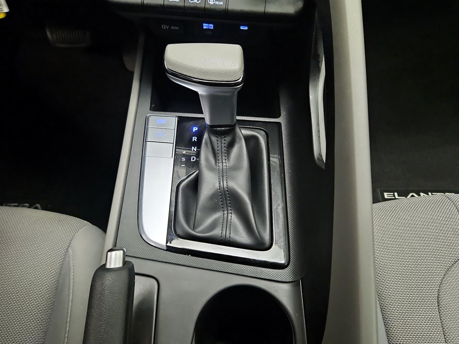 2025 Hyundai Elantra SE - Photo 18